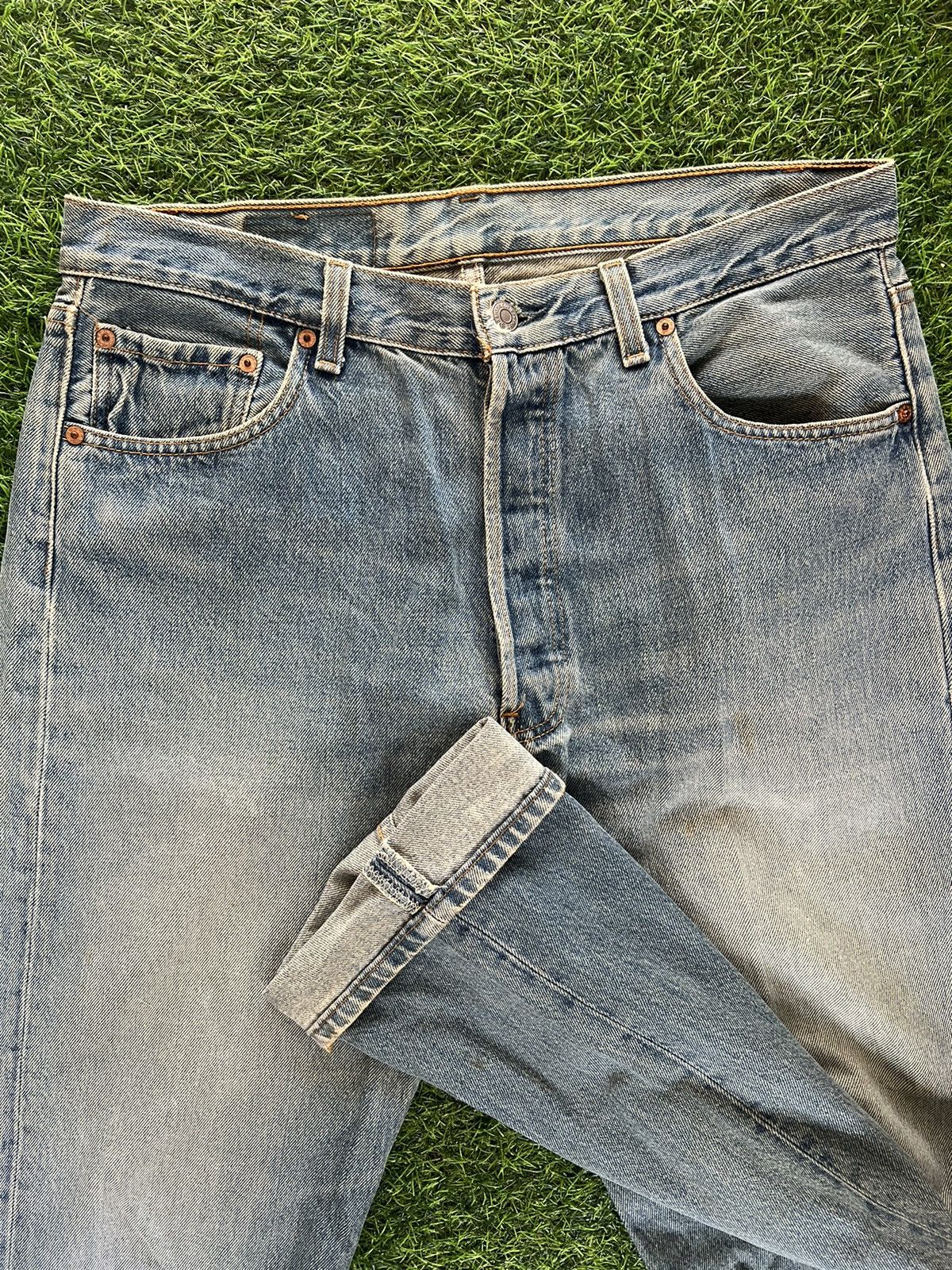 Levi's Vintage 90’s Levi’s Distressed Size US 34 / EU 50 - 2 Thumbnail