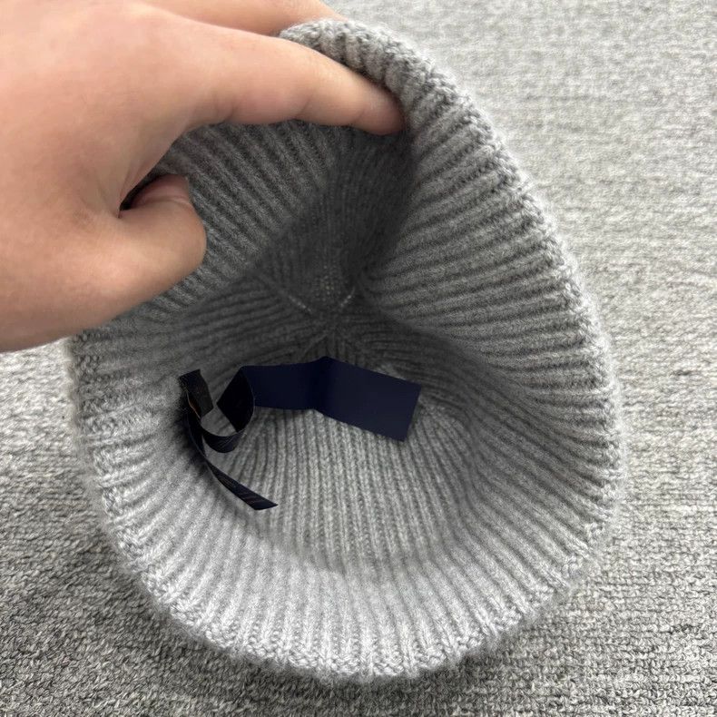 Louis Vuitton Louis Vuitton Cashmere wool hat Nextarrow-2505 Size ONE SIZE - 6 Thumbnail