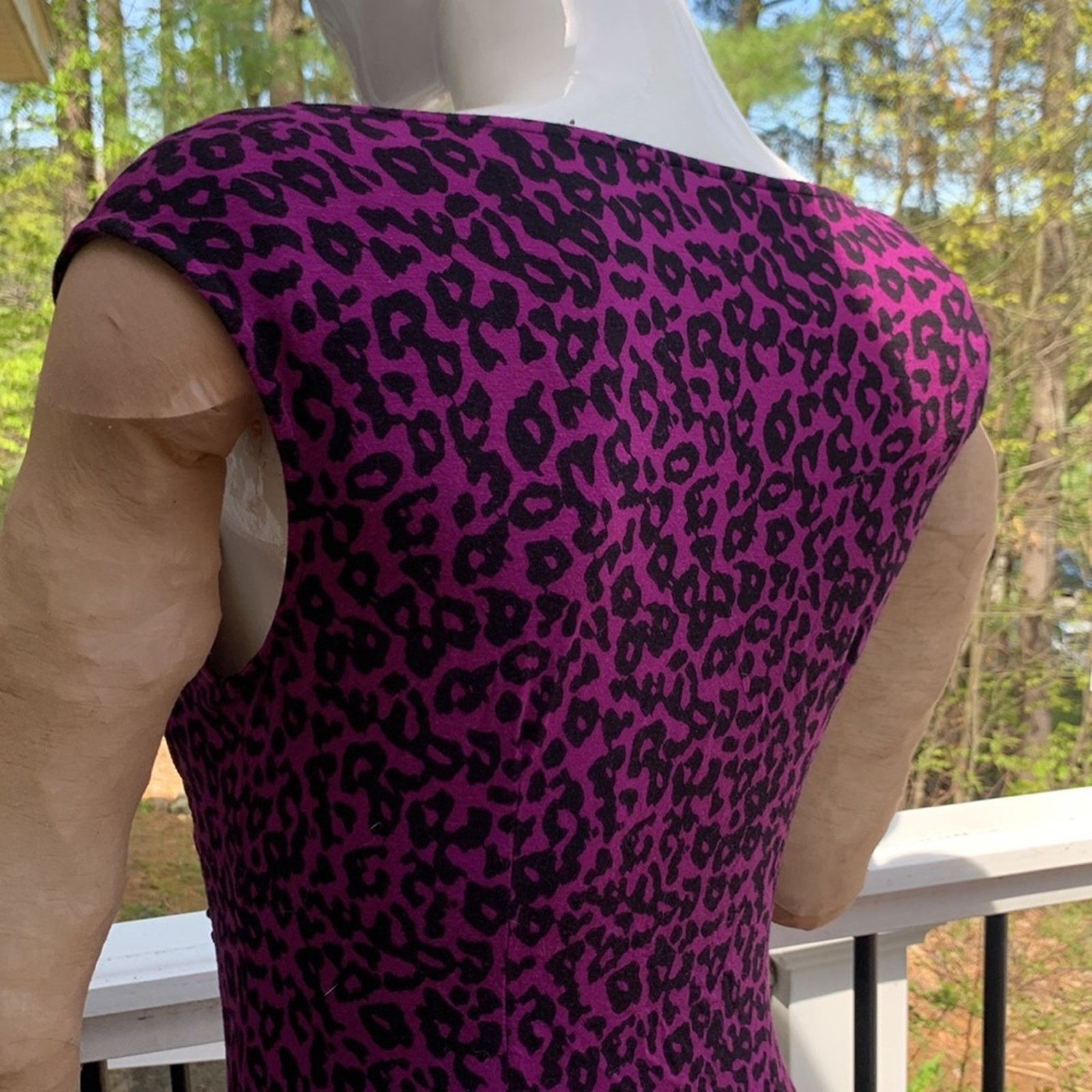 Loft Loft purple leopard print bodycon stretch knit dress Size M / US 6-8 / IT 42-44 - 2 Thumbnail