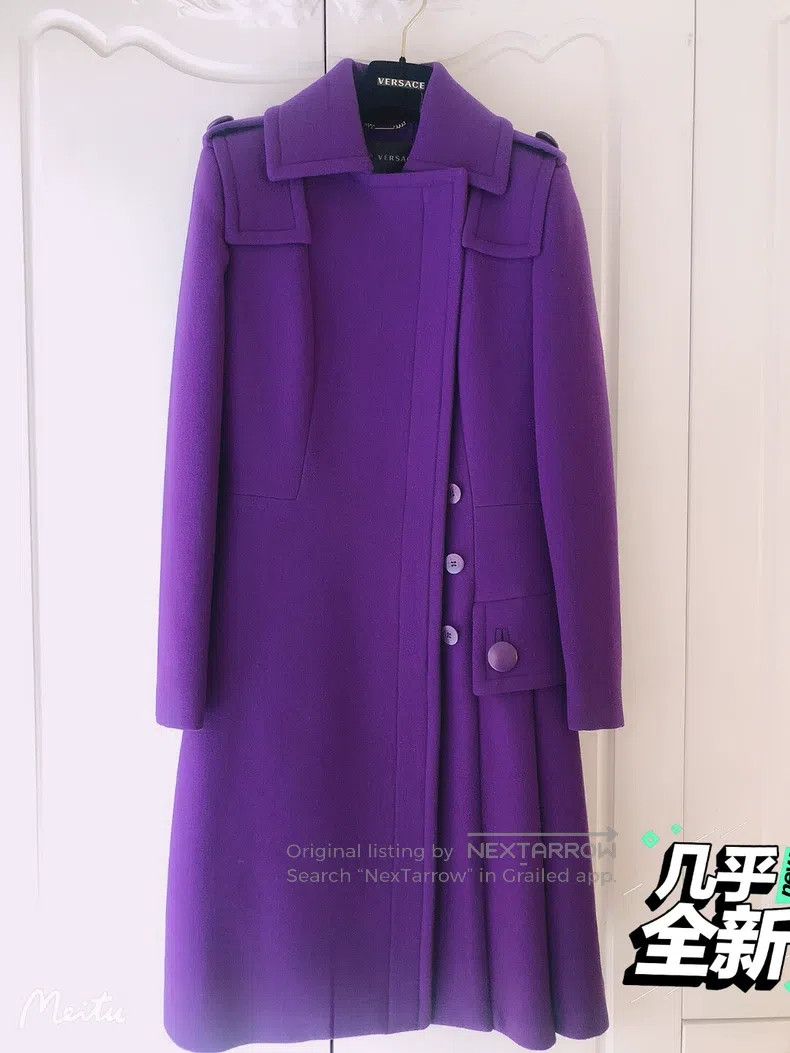 Versace Versace Main line: gold label top luxury lavender violet s Size M / US 6-8 / IT 42-44 - 2 Thumbnail