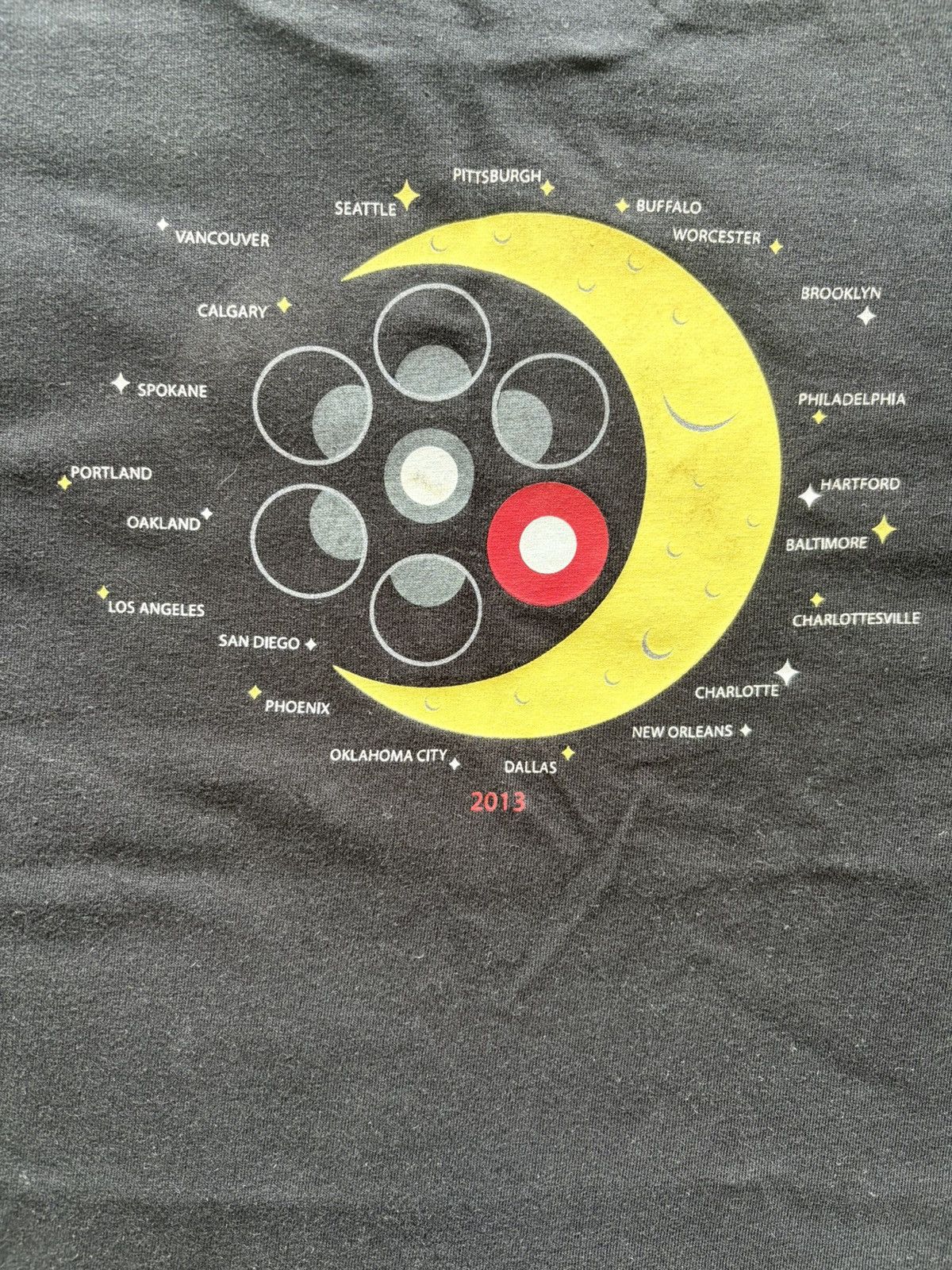 Band Tees 2013 Pearl Jam Tour Tshirt Size US L / EU 52-54 / 3 - 4 Thumbnail