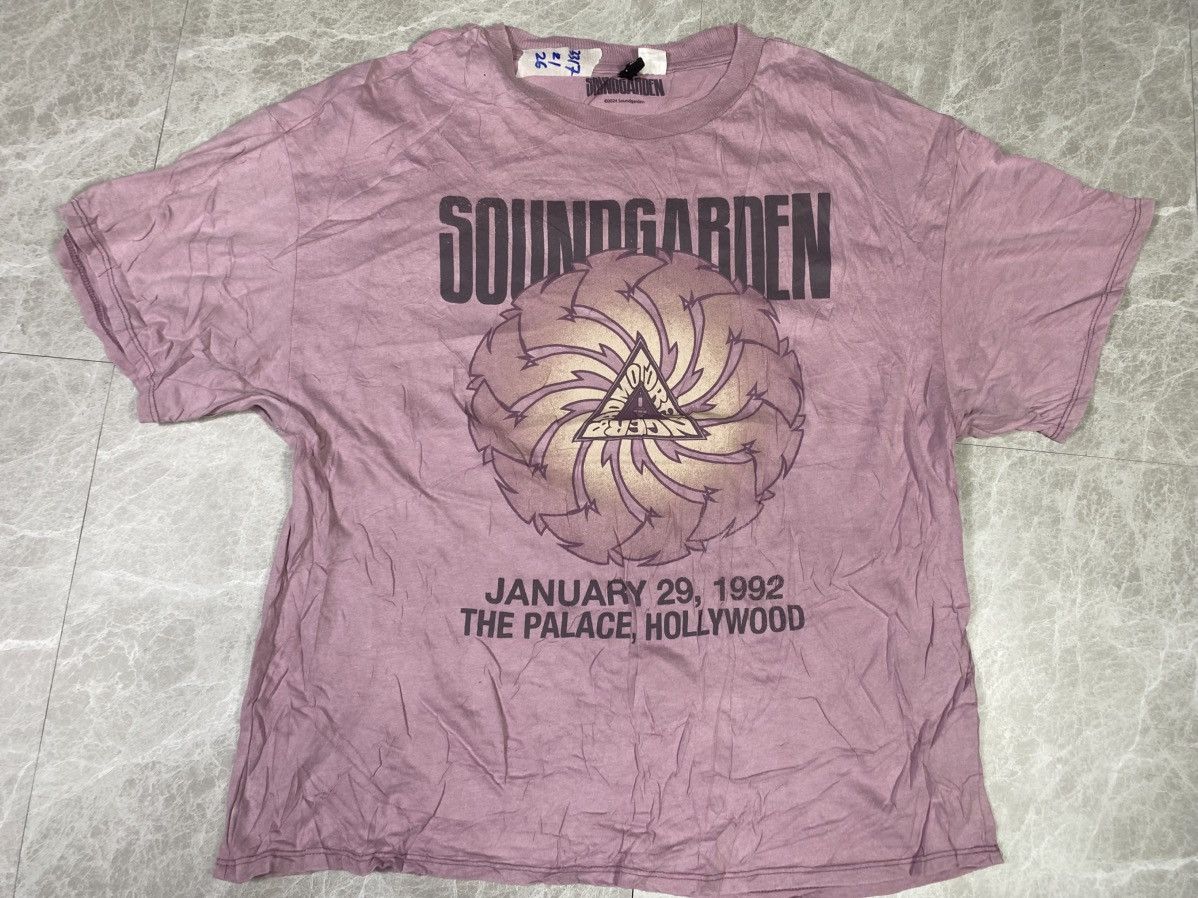 Band Tees Soundgarden band tee size L big logo Size US L / EU 52-54 / 3 - 2 Thumbnail