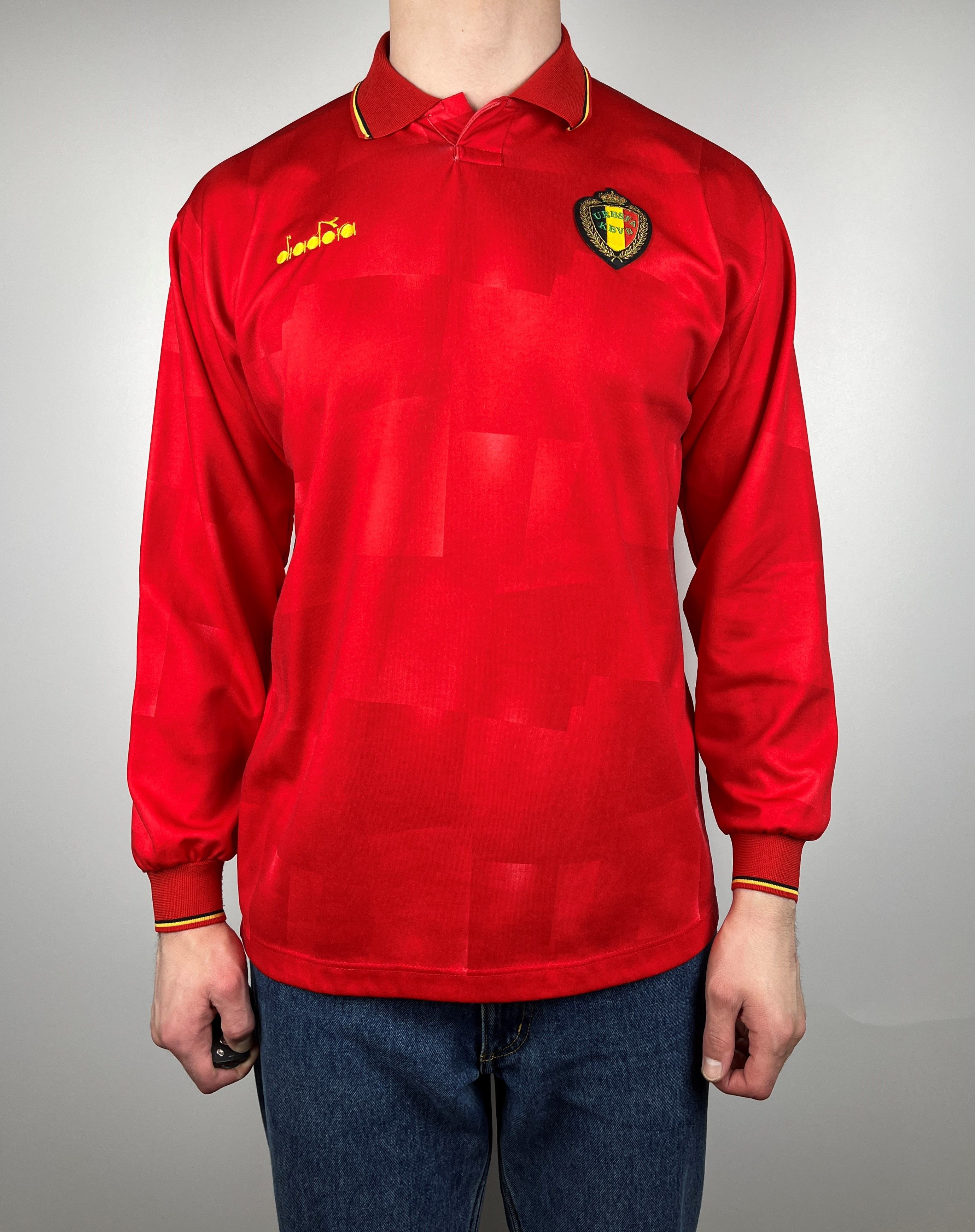 Diadora Vintage Diadora 1992-1994 Belgium Home # 6 Soccer Jersey Size US L / EU 52-54 / 3 - 1 Thumbnail