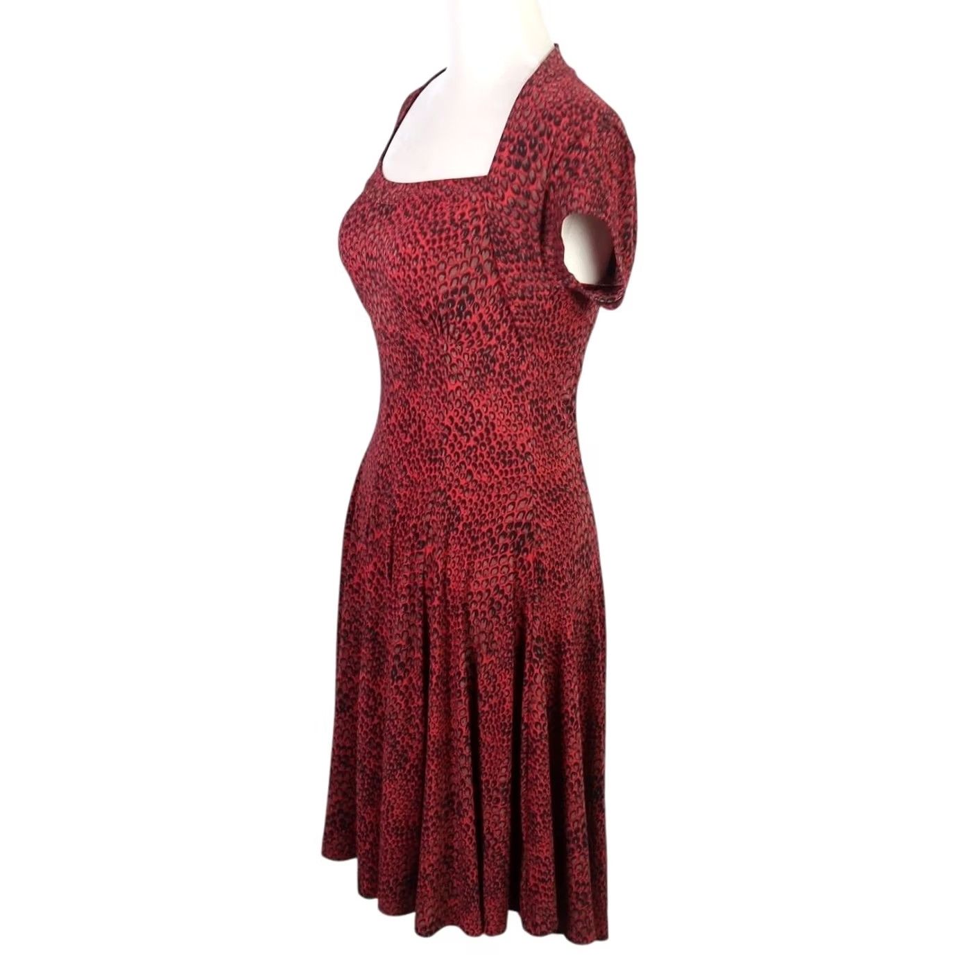 Norma Kamali Norma Kamali dress Jersey Knee Length S Red/Leopard Print Square Neck Short Sleeve Womens Size S / US 4 / IT 40 - 3 Thumbnail