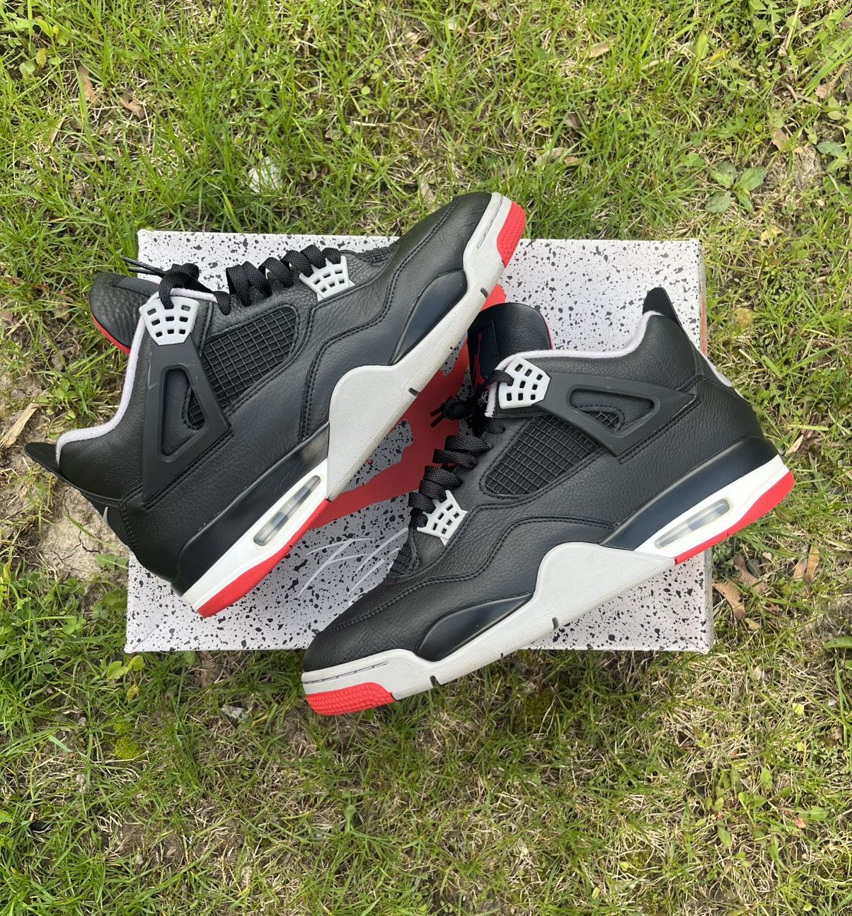 Jordan Brand Jordan 4 Bred Size US 12 / EU 45 - 1 Thumbnail
