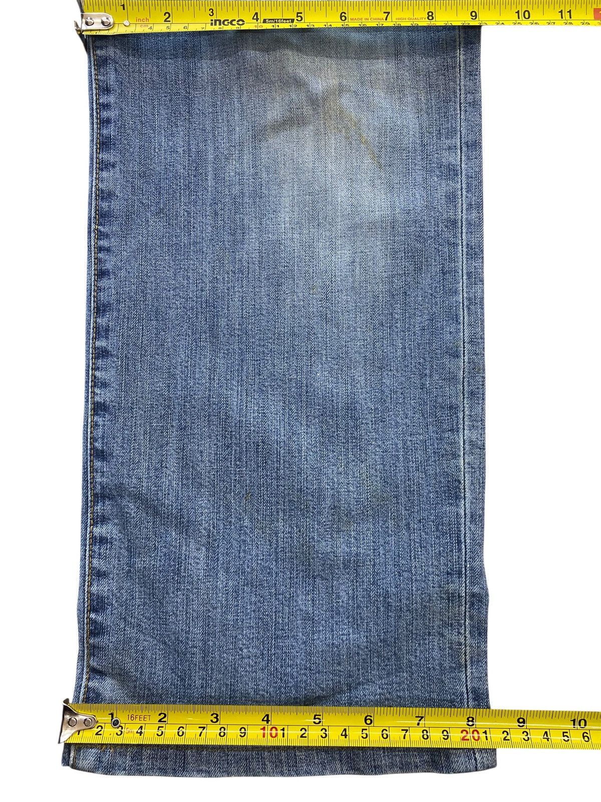 Uniqlo Uniqlo Faded Blue Wash Style Straight Leg Jeans Size US 32 / EU 48 - 8 Thumbnail