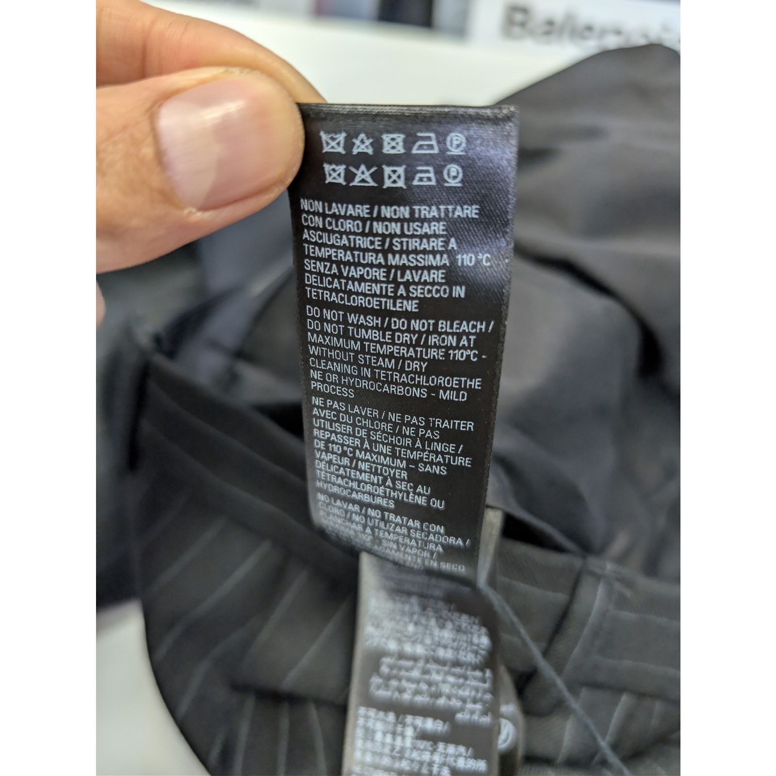 Balenciaga o1rshd1 Fluid Barathea Patched Skater Pants in Dark Navy Size US 32 / EU 48 - 20 Thumbnail