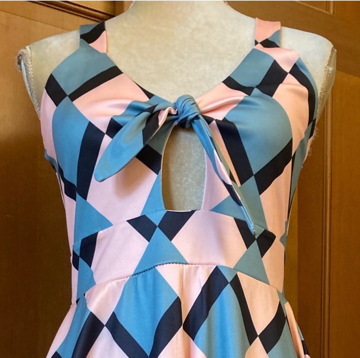 Designer × Other NWT, Lavishly Paris Woman’s Designer Spaghetti Strap Romper Size 28" / US 6 / IT 42 - 9 Thumbnail