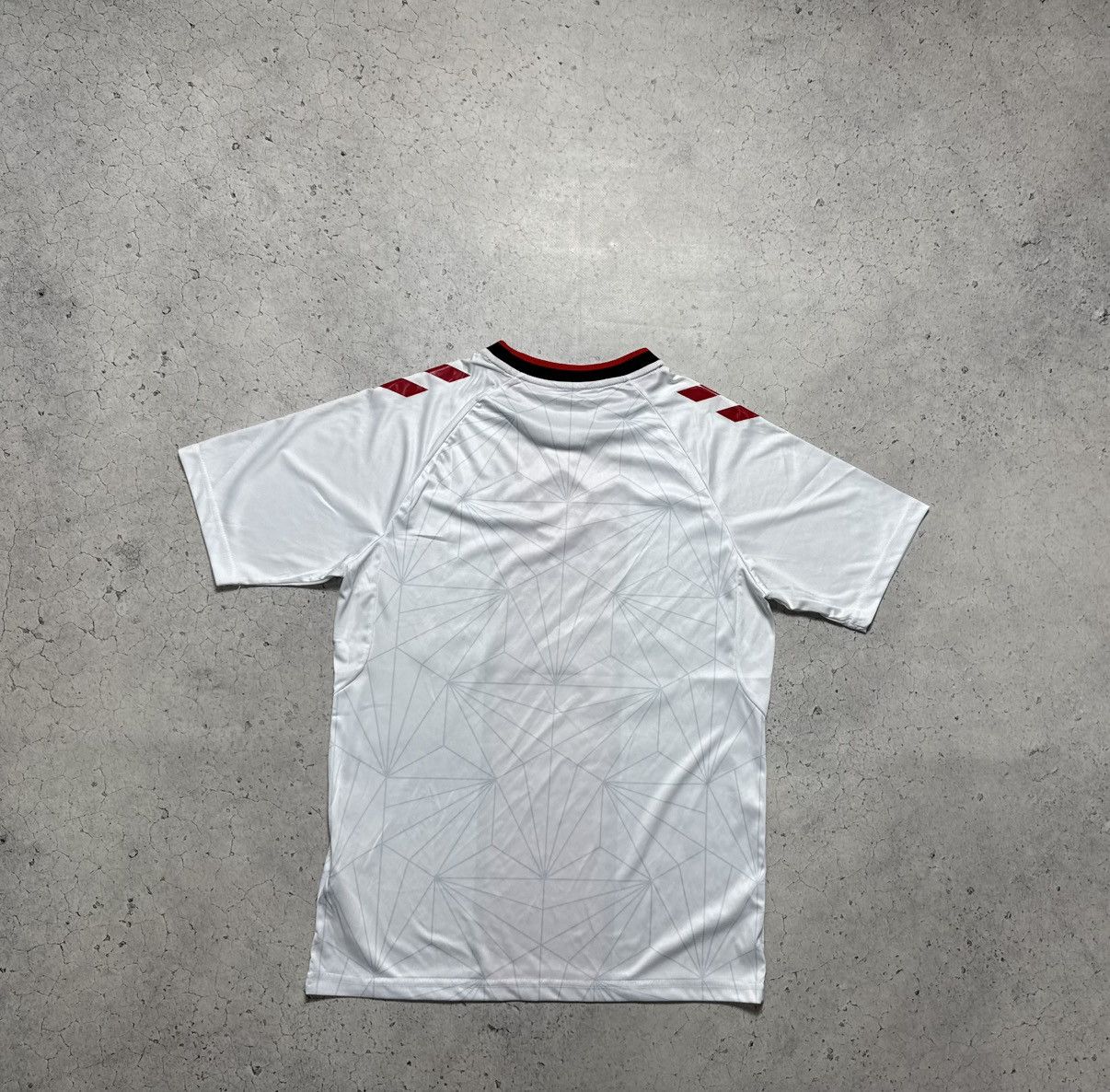 Hummel Hummel FC Southamton Vintage 2022/2023 Soccer Jersey Size US S / EU 44-46 / 1 - 9 Thumbnail