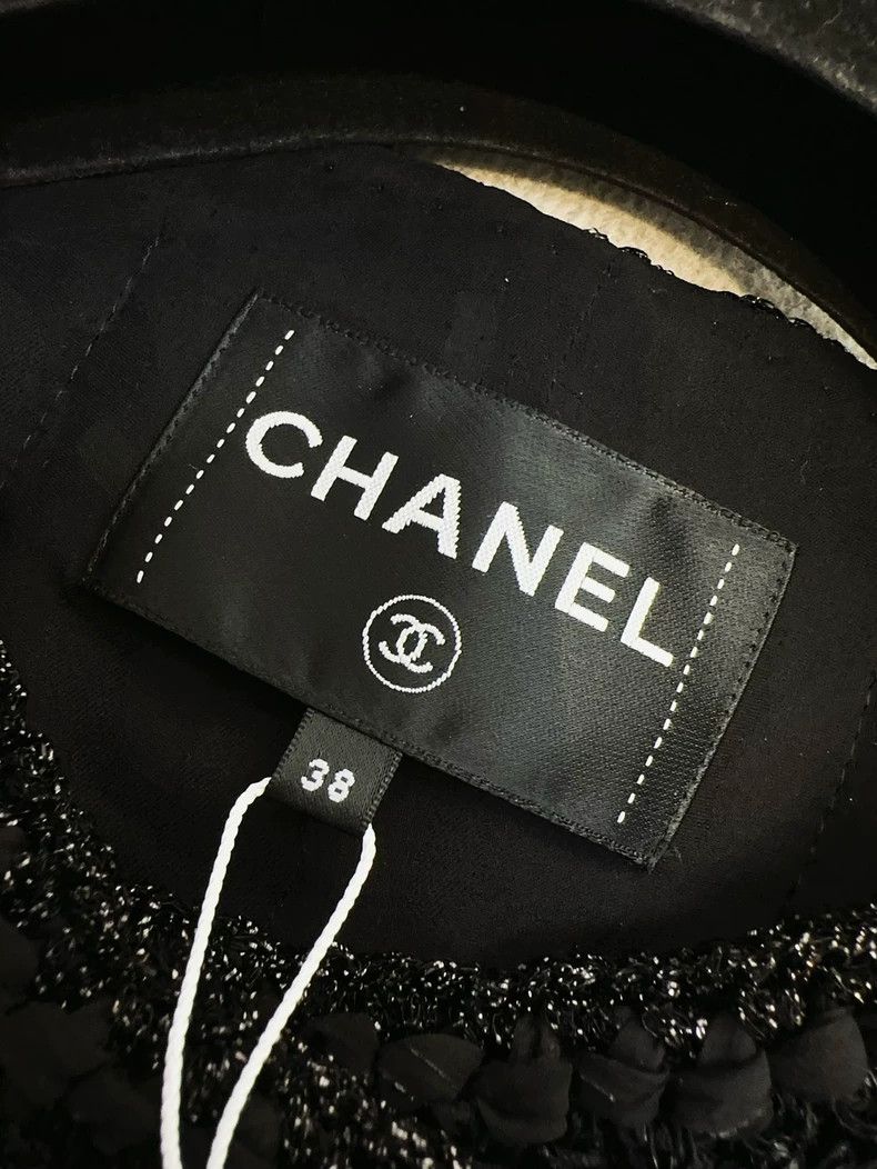 Chanel Chanel 25s black glitter classic round-neck braided jacket Size XS / US 0-2 / IT 36-38 - 5 Thumbnail