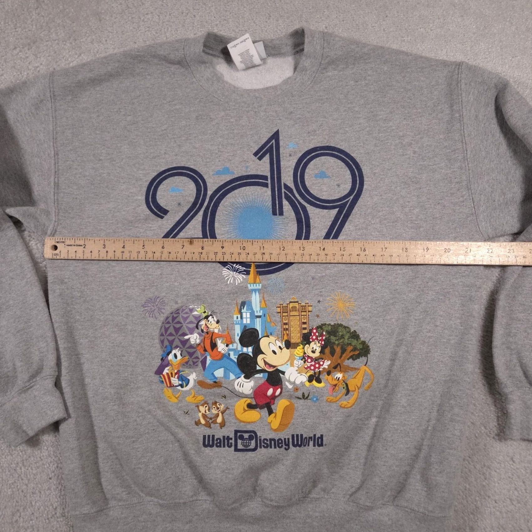 Disney Disney Disney Parks Walt Disney World Sweatshirt Mens M Gray 2019 Mickey Minnie Pullover Graphic Print Cartoon Movie Vintage No Size US M / EU 48-50 / 2 - 7 Thumbnail