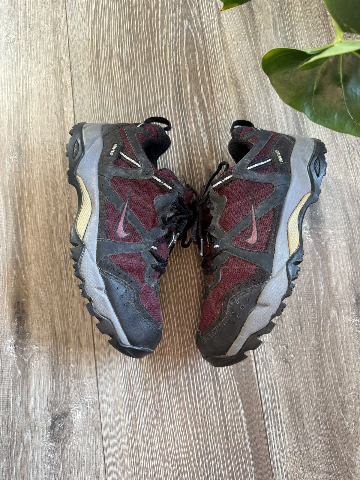 靴 NIKE ACG AIR CAIRNGORM US10 NIKE ACG AIR CAIRNGORM US10の通販は