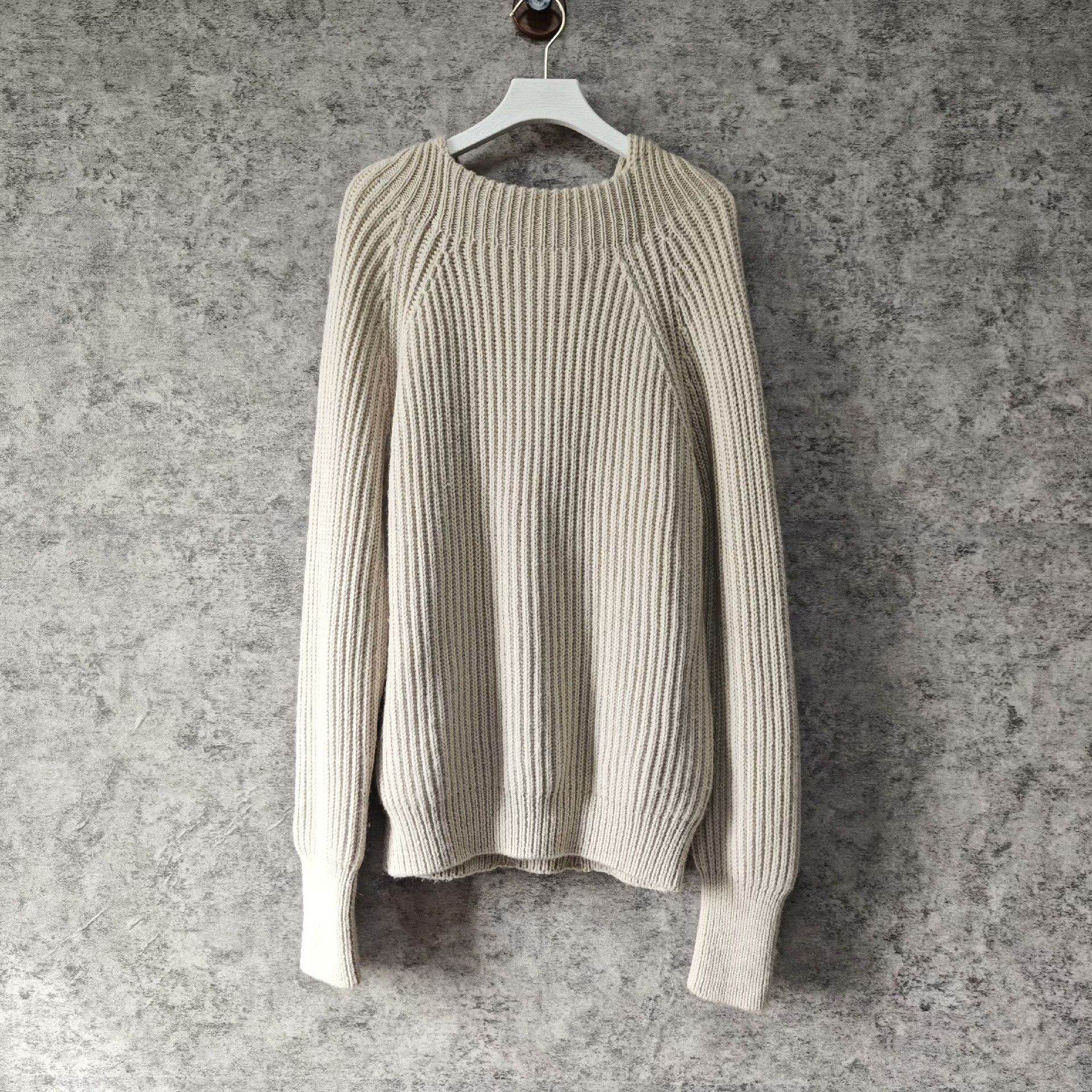 Moncler Moncler Knit Wool Sweater L Women Size L / US 10 / IT 46 - 1 Thumbnail