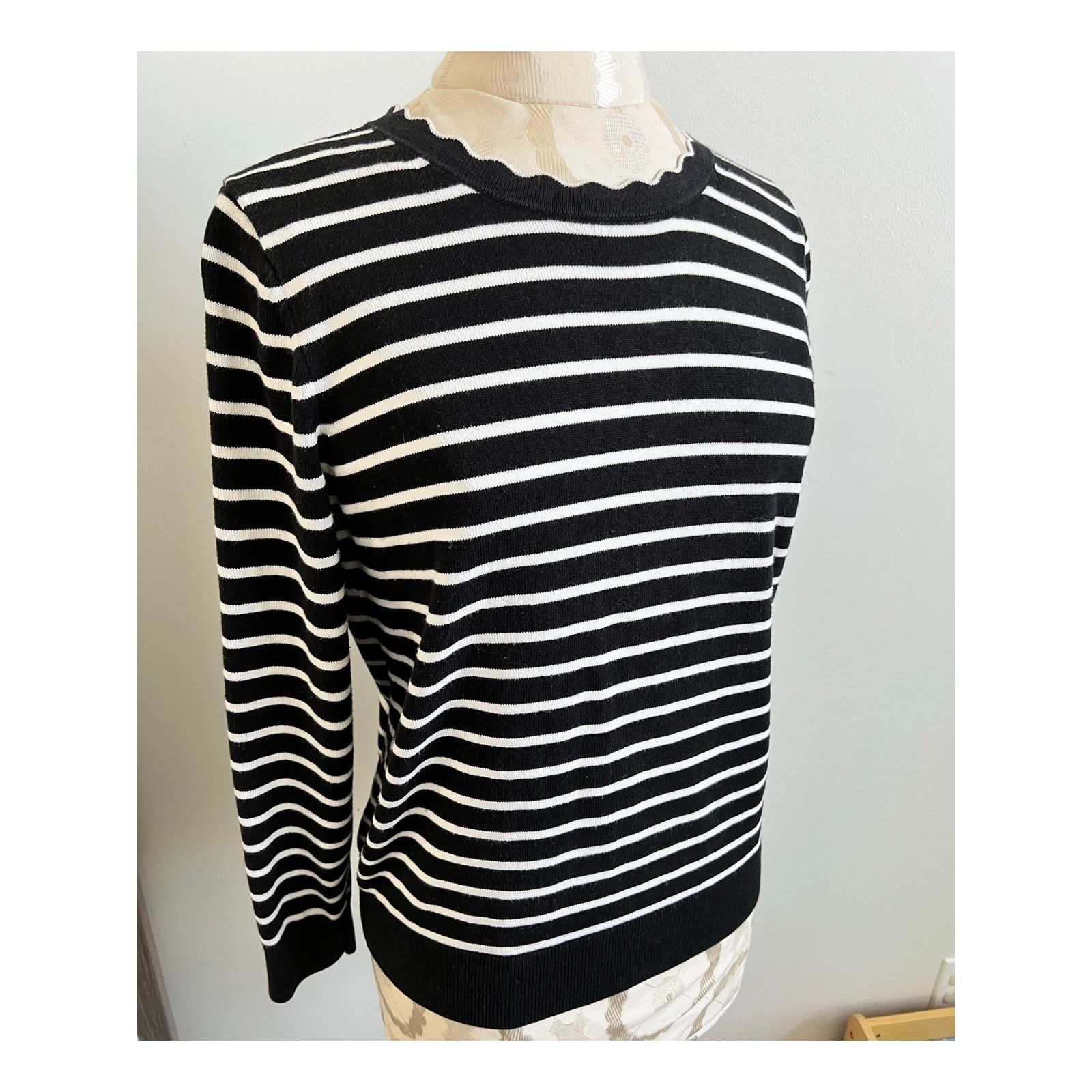 Banana Republic Banana Republic Scallop Collar Striped Sweater Medium Size M / US 6-8 / IT 42-44 - 2 Thumbnail