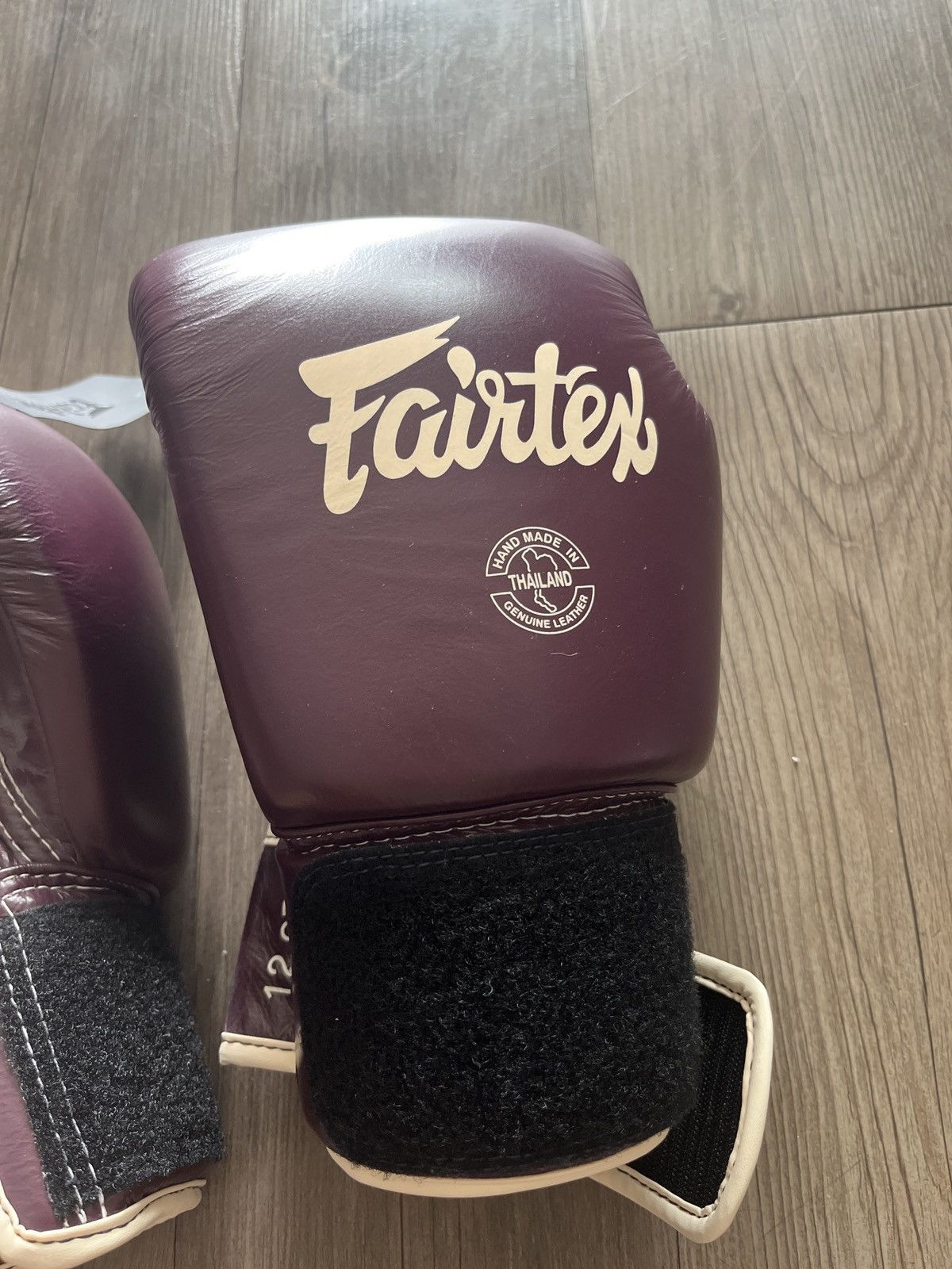 Other Fairtex 12oz boxing/ Muay Thai gloves Size ONE SIZE - 1 Thumbnail