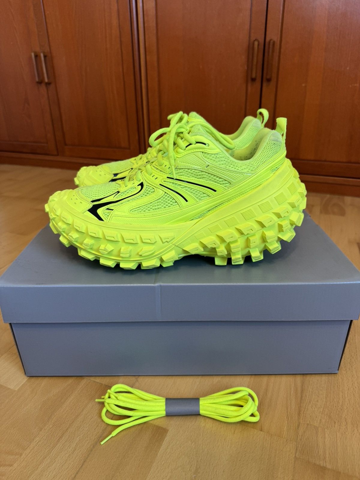 Balenciaga Balenciaga Defender Neon Yellow Size US 10 / EU 43 - 1 Thumbnail