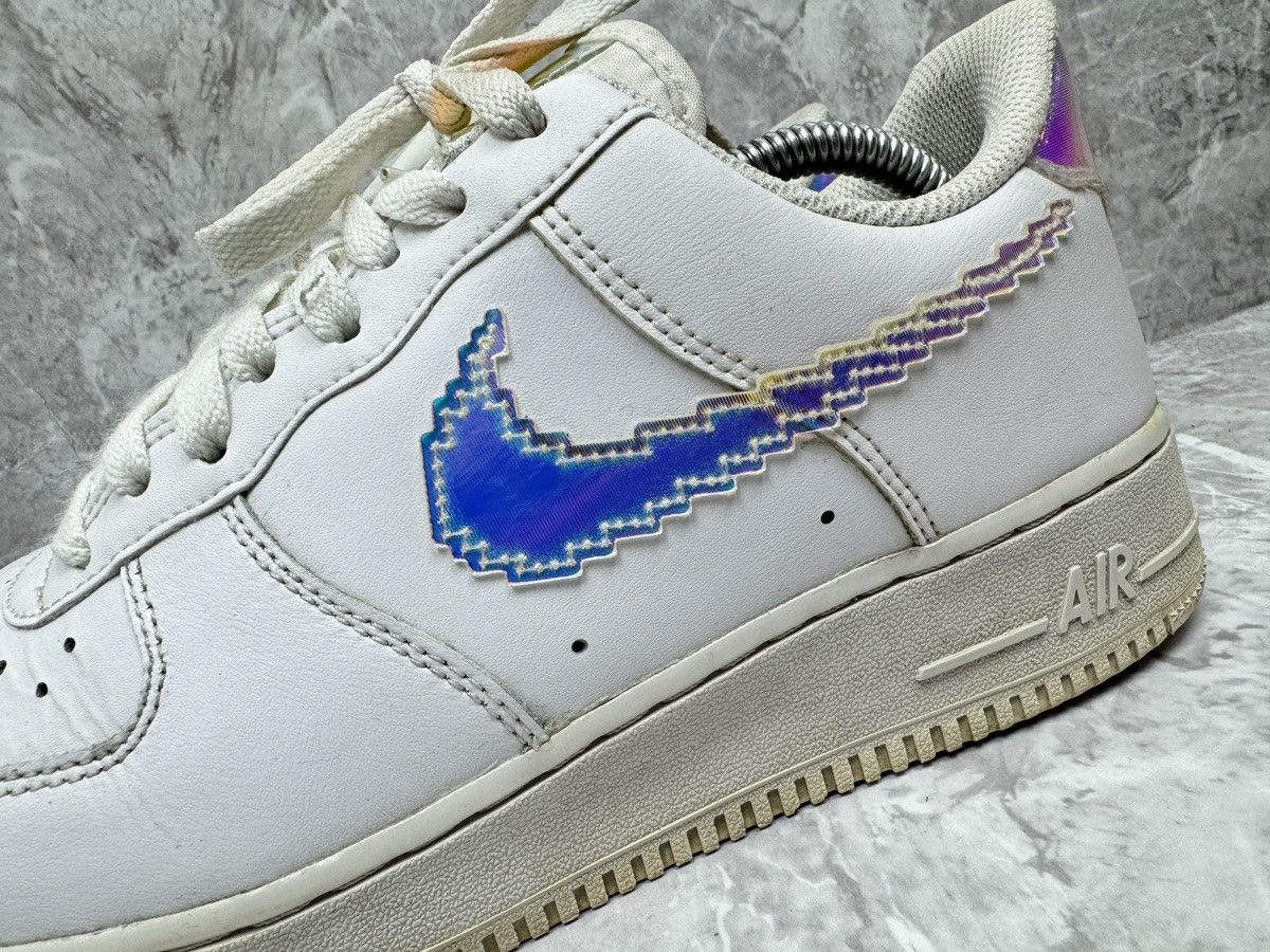 Nike Nike Air Force 1 Low Iridescent Pixel Swoosh Size US 9 / EU 42 - 7 Thumbnail