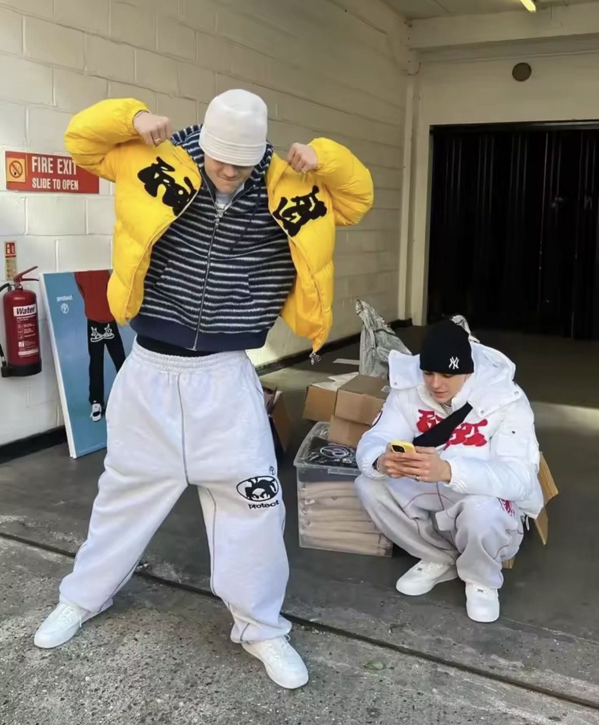 Japanese Brand Grey Baggy Sweatpants Size US 32 / EU 48 - 5 Thumbnail