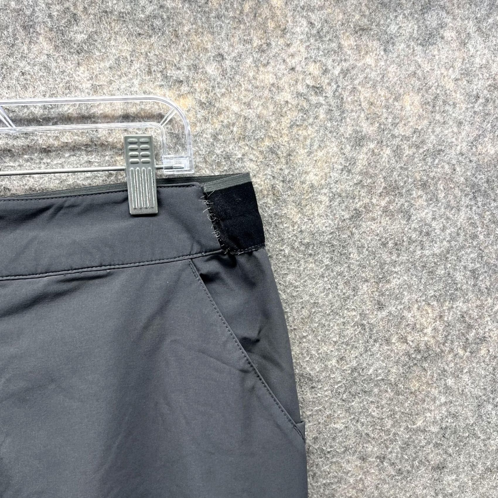 The North Face The North Face Pants Men 32 Black Flat Front Performance Knit Stretch Hike Size US 32 / EU 48 - 4 Thumbnail
