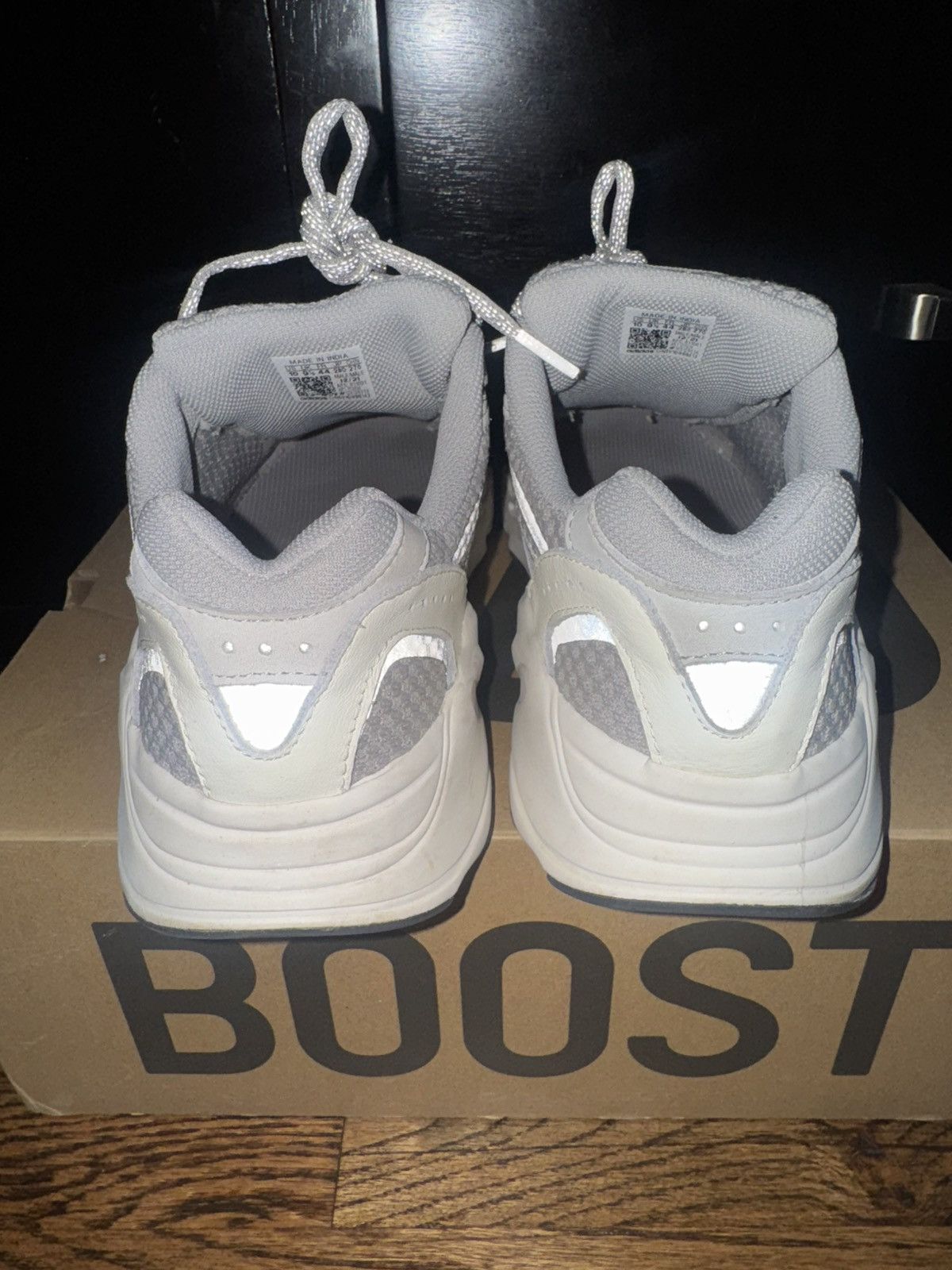 Adidas Adidas Yeezy 700 V2 'Static' Size US 10 / EU 43 - 11 Thumbnail