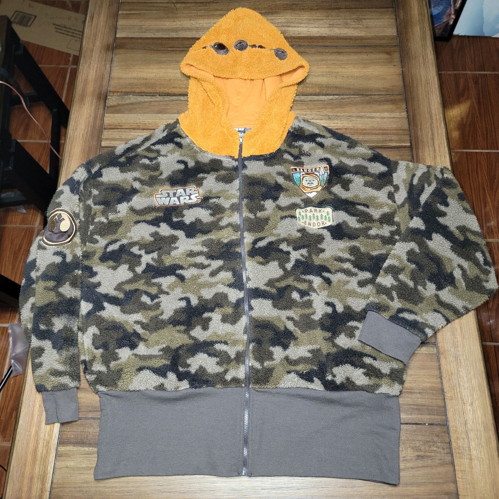Star Wars Star Wars Her Universe LS Full Zip Sherpa Hoodie - Size 2 Size 3XL / US 20-22 - 1 Thumbnail