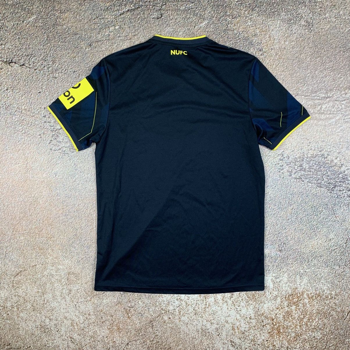 Castore New Castle 2023 2024 Jersey castore Size US L / EU 52-54 / 3 - 3 Thumbnail