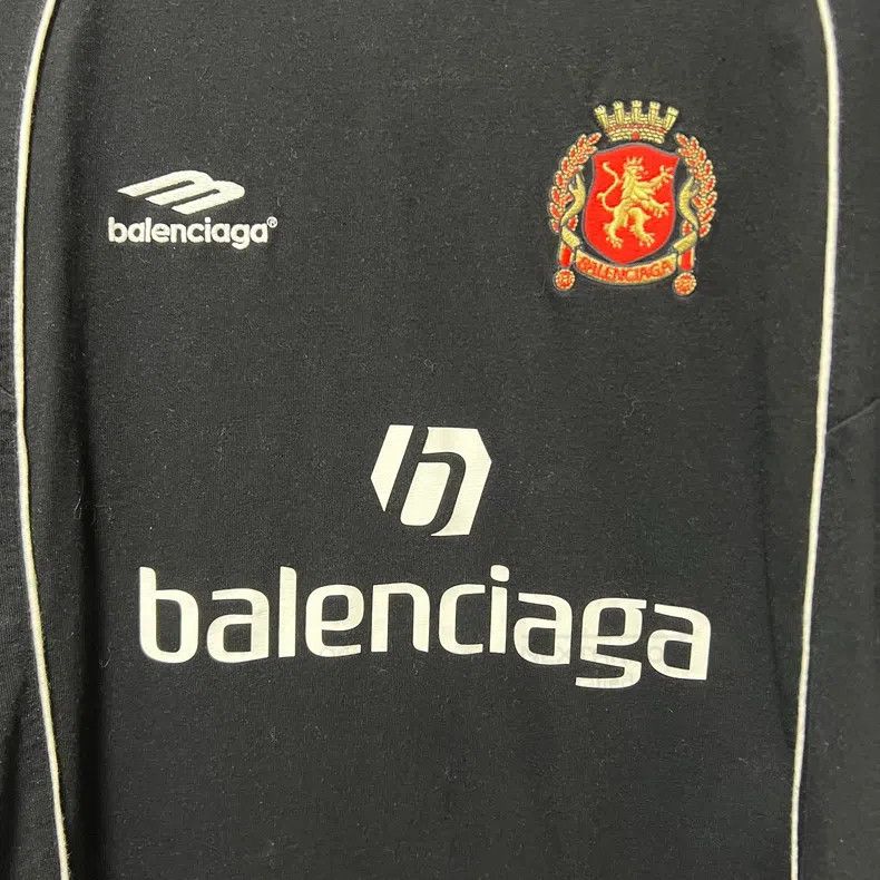 Balenciaga Balenciaga Manchester United Embroidered Soccer Short Slee Size US M / EU 48-50 / 2 - 5 Thumbnail