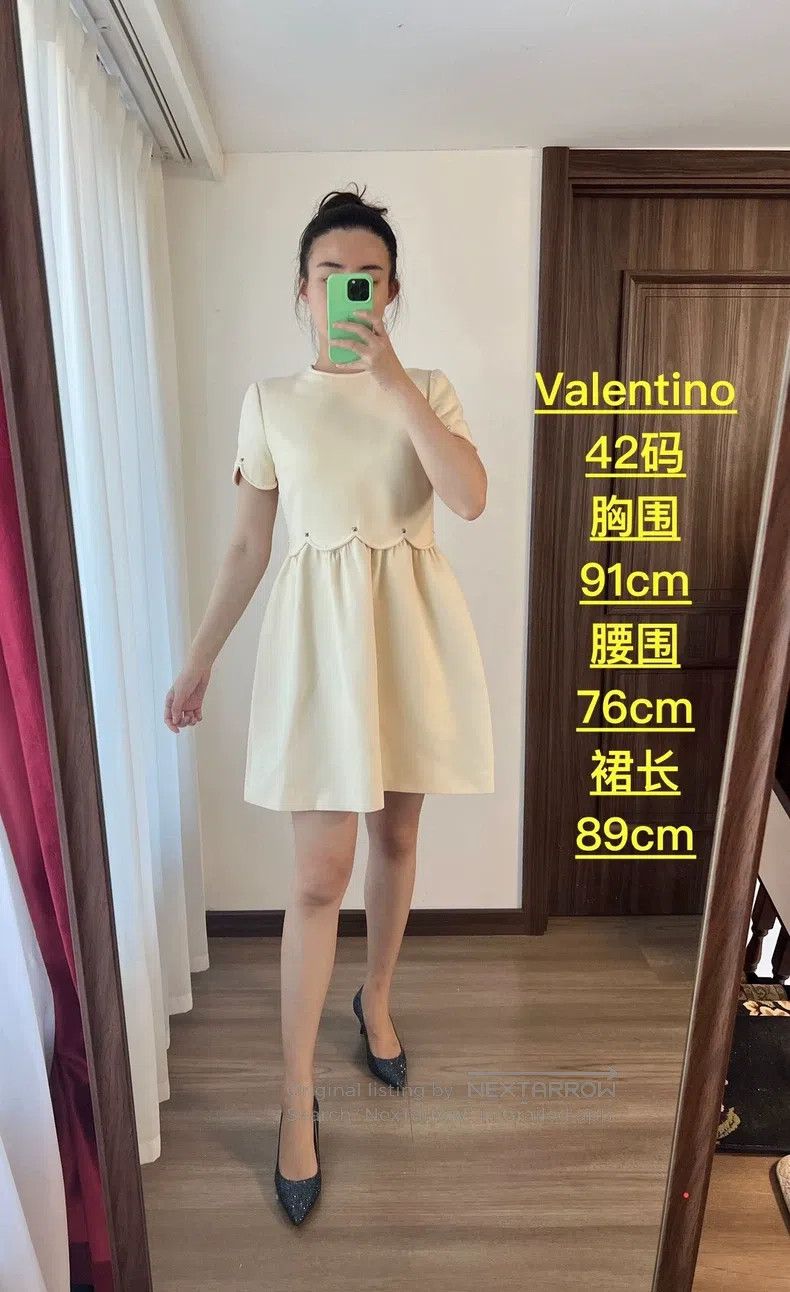 Valentino Valentino dress Size M / US 6-8 / IT 42-44 - 1 Thumbnail