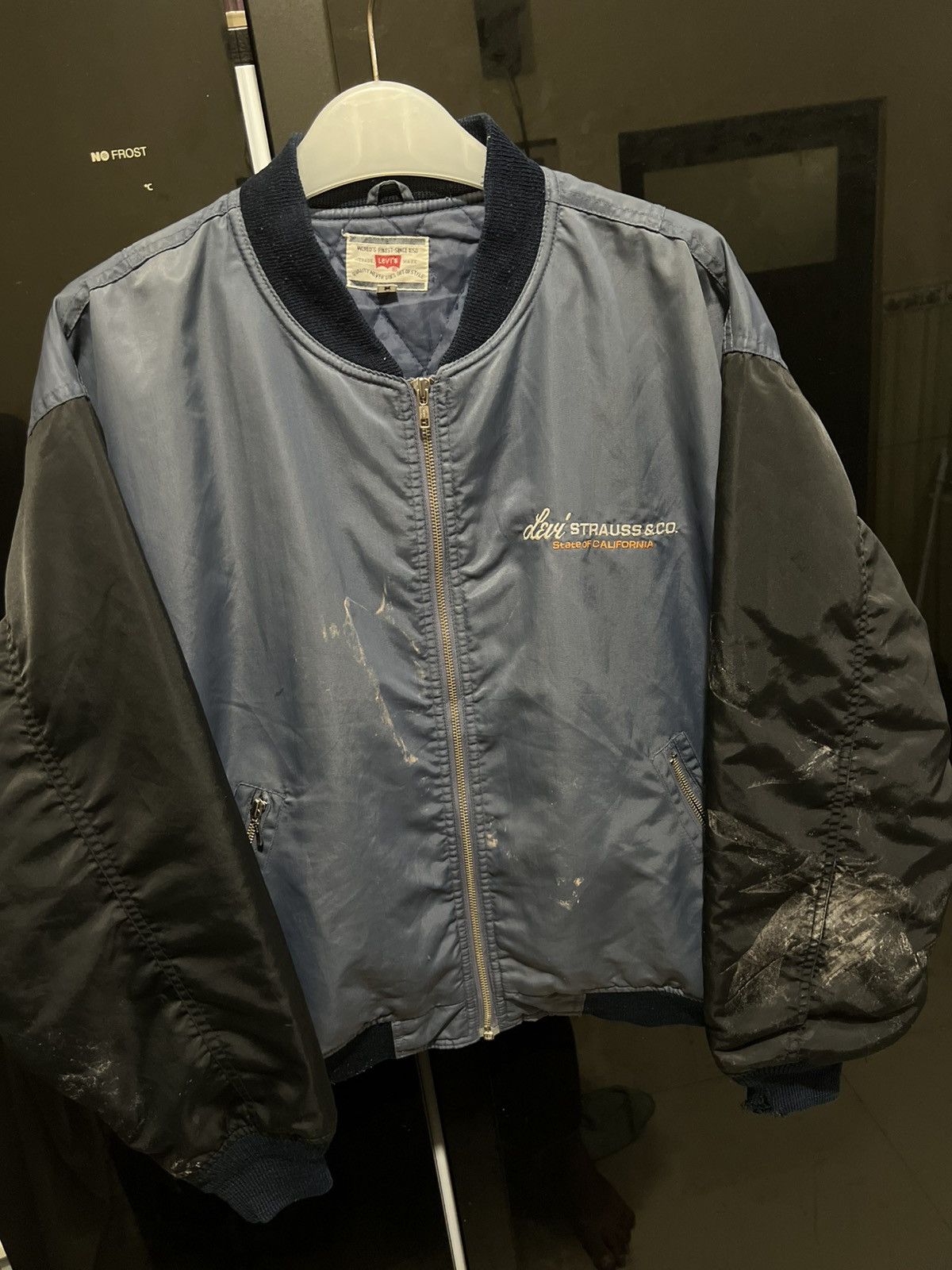 Levi's Vintage Clothing 80/90s Levi's Sun Faded Distressed Paint Bomber Jacket Size US M / EU 48-50 / 2 - 2 Thumbnail