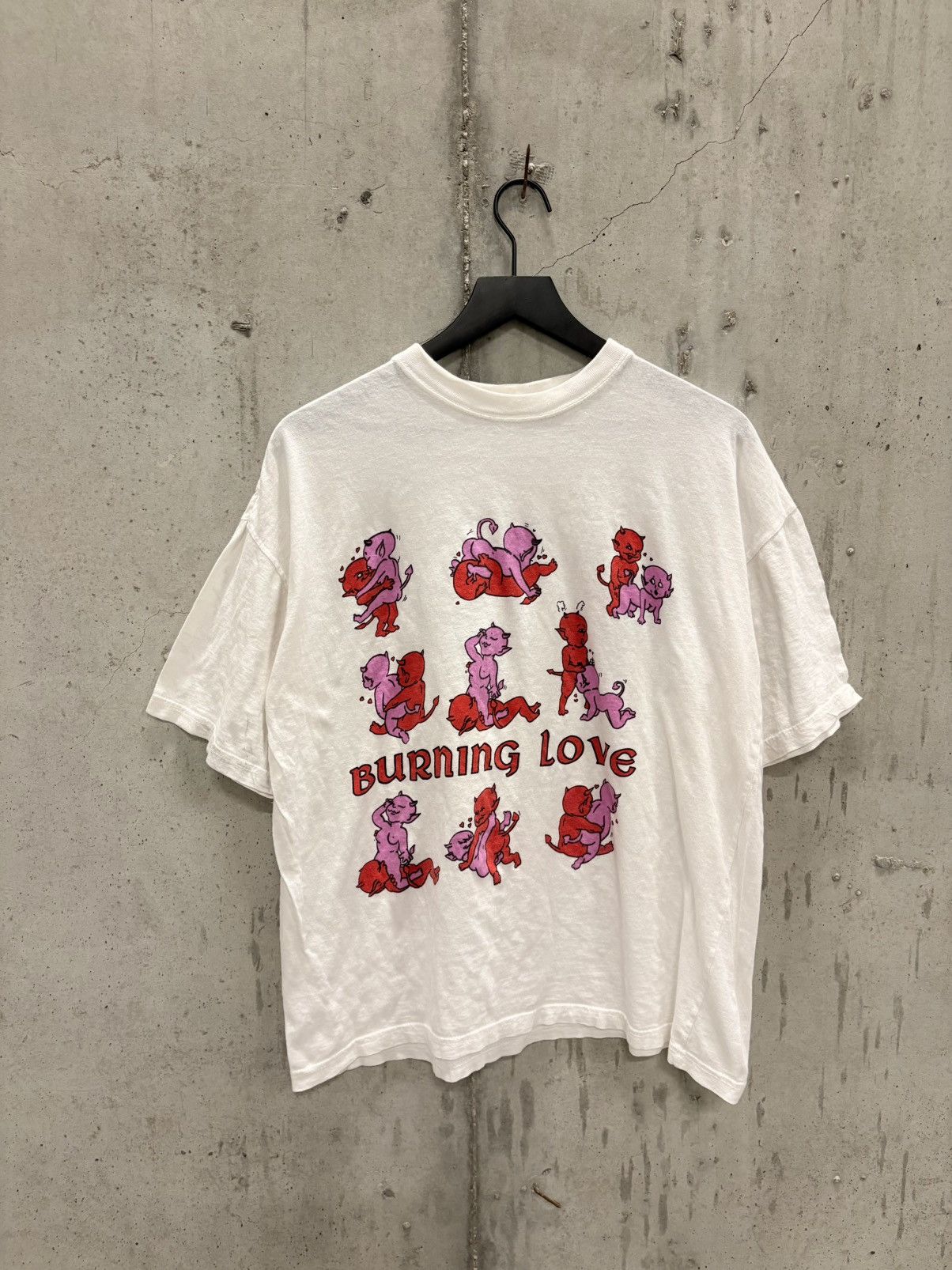 Vintage Vintage Burning Love Sex Shirt Faded Distressed Grunge Boxy Size US L / EU 52-54 / 3 - 1 Thumbnail