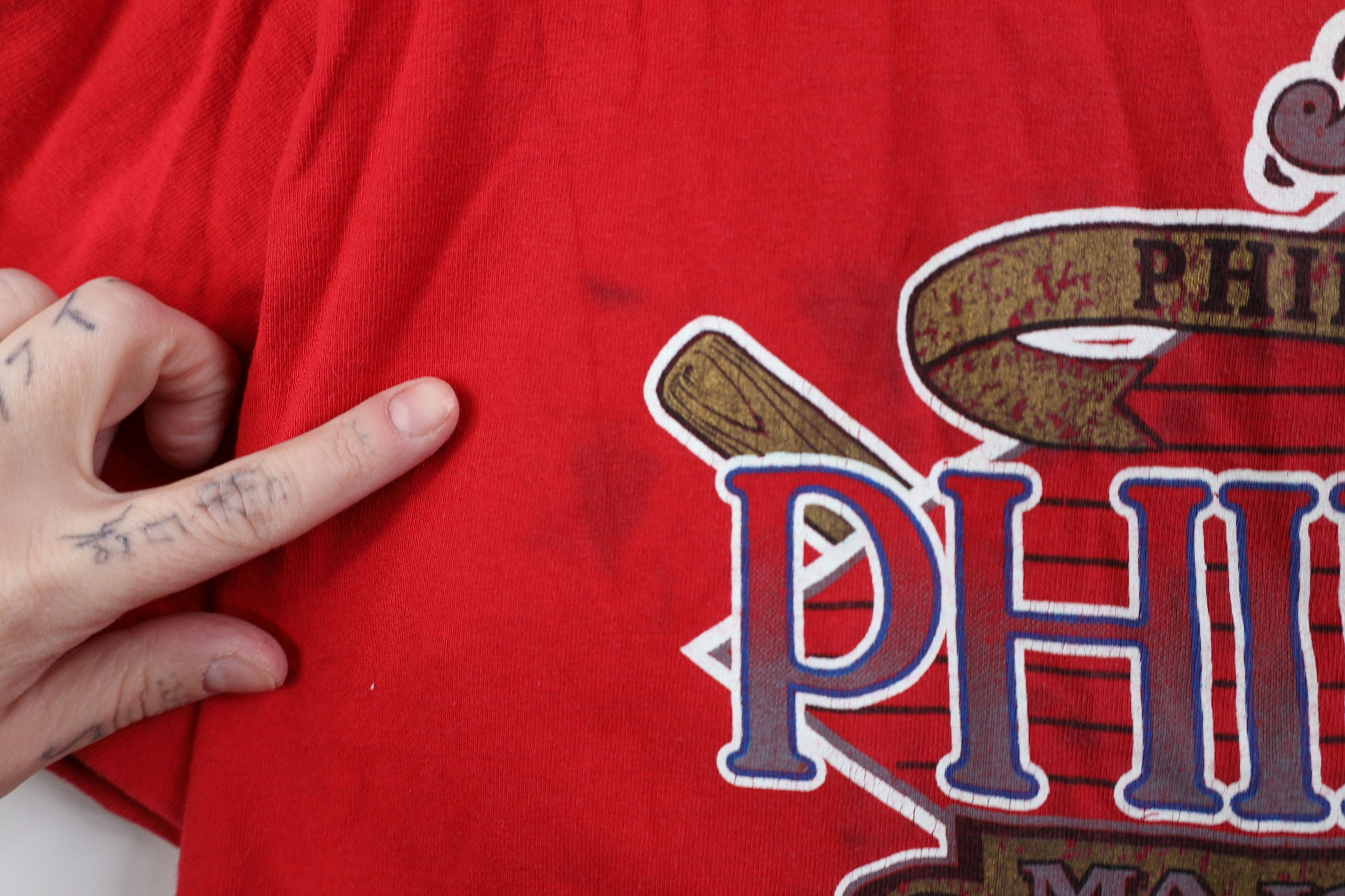 Vintage Vintage 90s Spell Philadelphia Phillies Baseball T-Shirt USA Size US XL / EU 56 / 4 - 7 Thumbnail