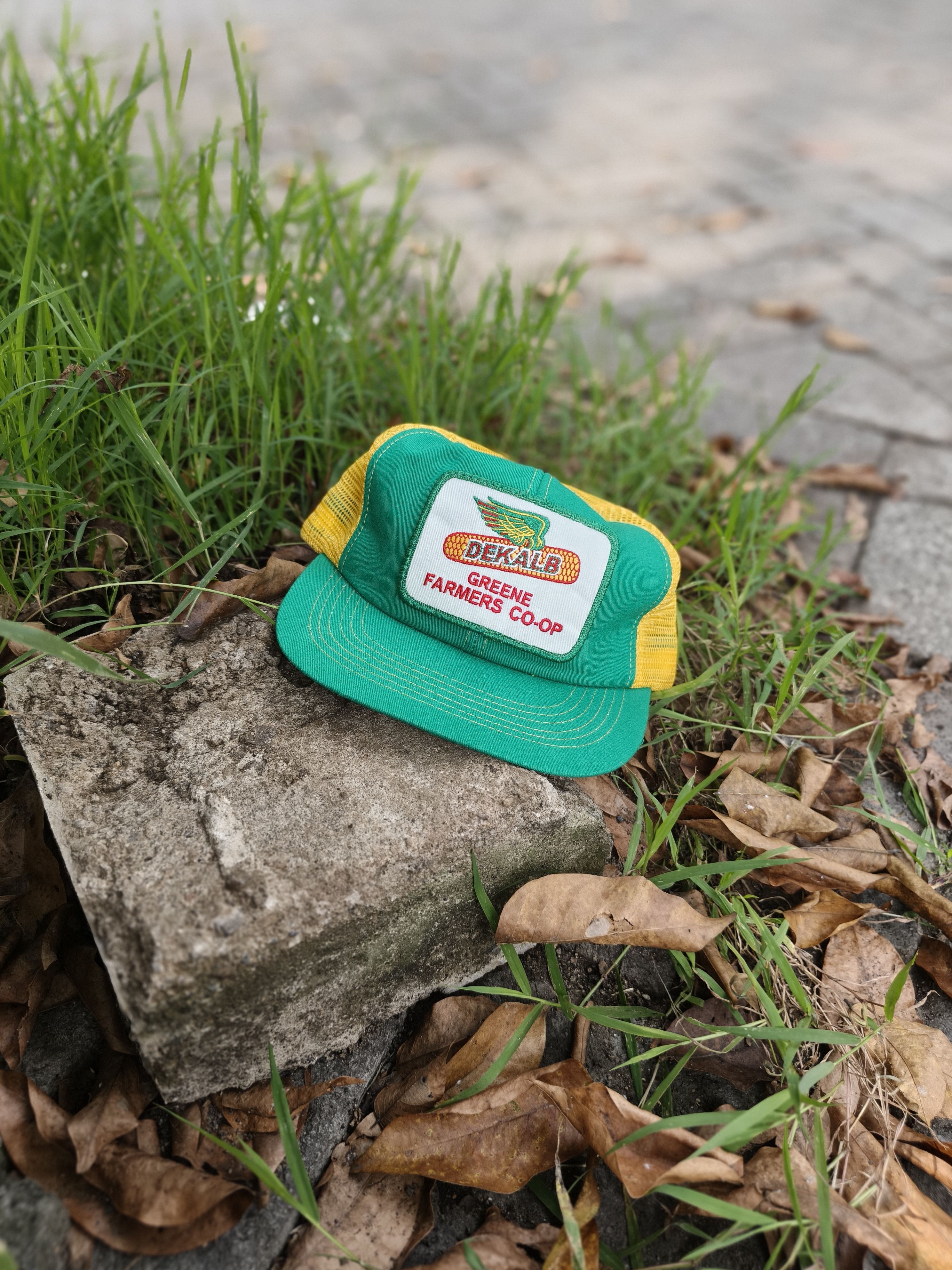 Other Vintage Dekalb Farmers Trucker Hat Size ONE SIZE - 1 Thumbnail
