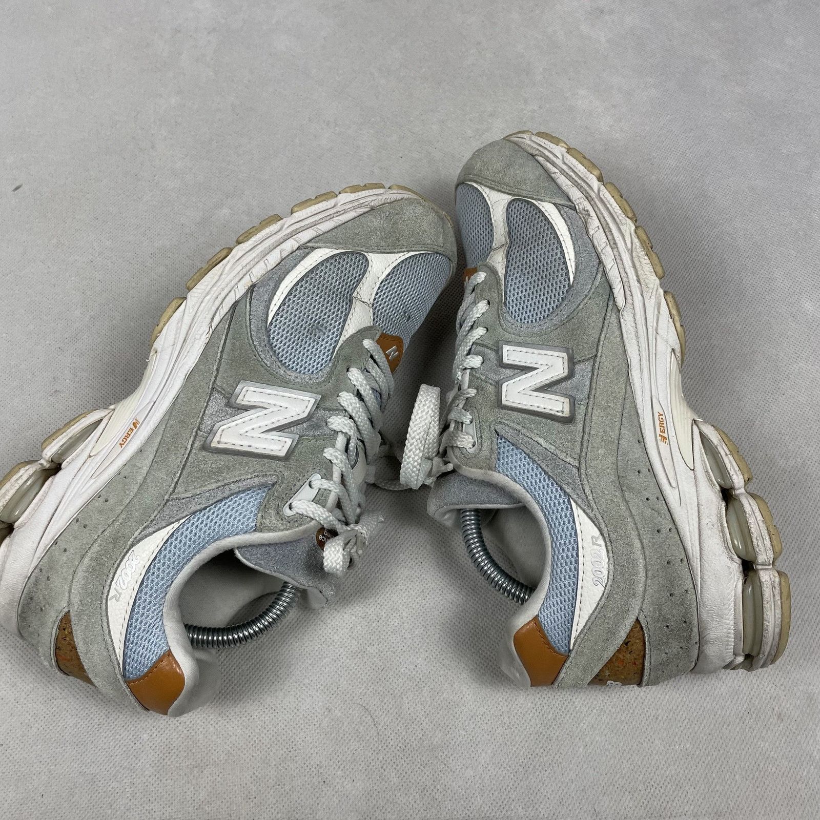 New Balance New Balance 2002R M2002RSD Mens Gray Sneaker Lace Up Shoes 9 Size US 9 / EU 42 - 4 Thumbnail