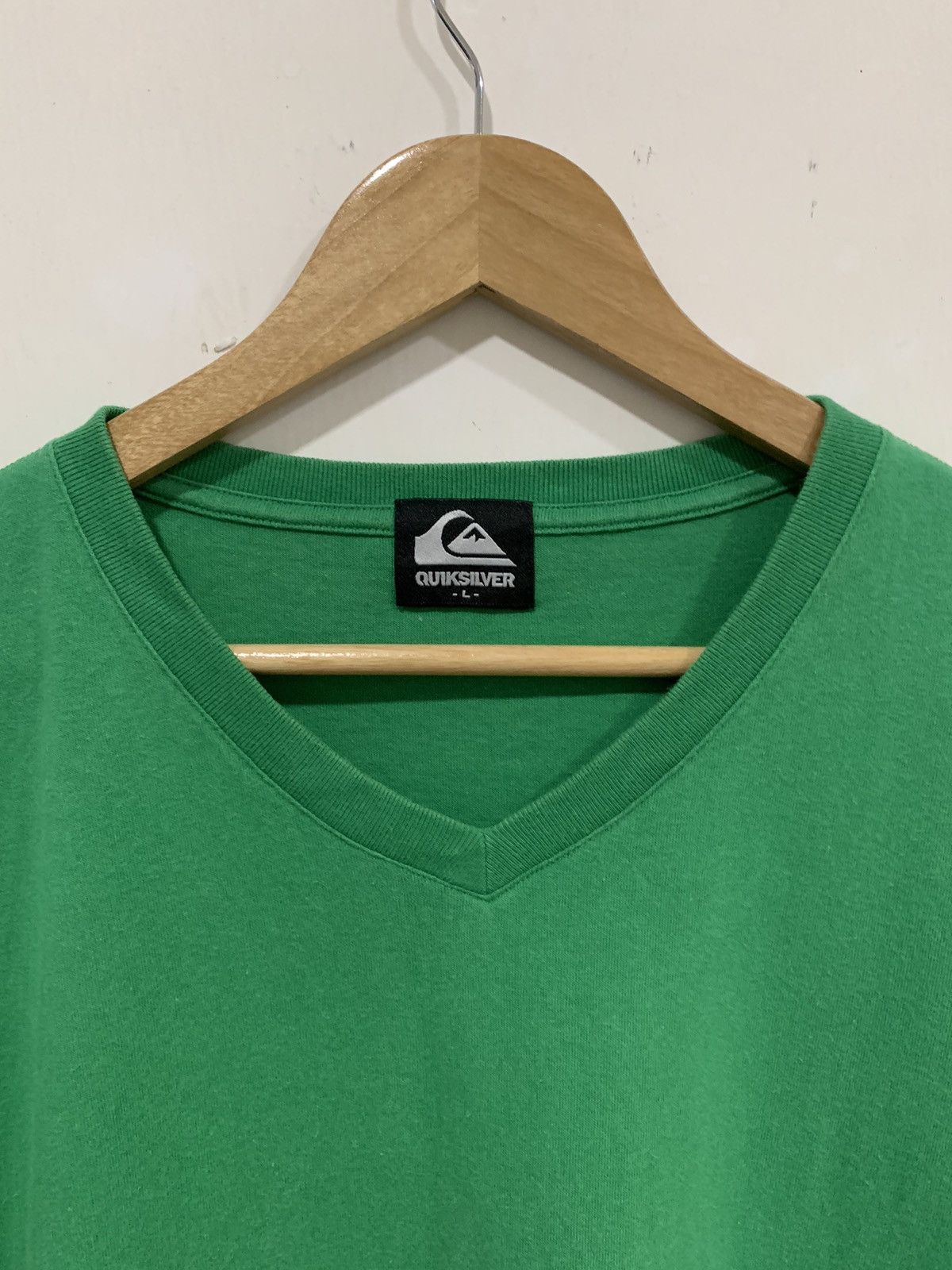Quiksilver Y2K Quiksilver Japan Surfing V Neck Tshirt Size US L / EU 52-54 / 3 - 2 Thumbnail