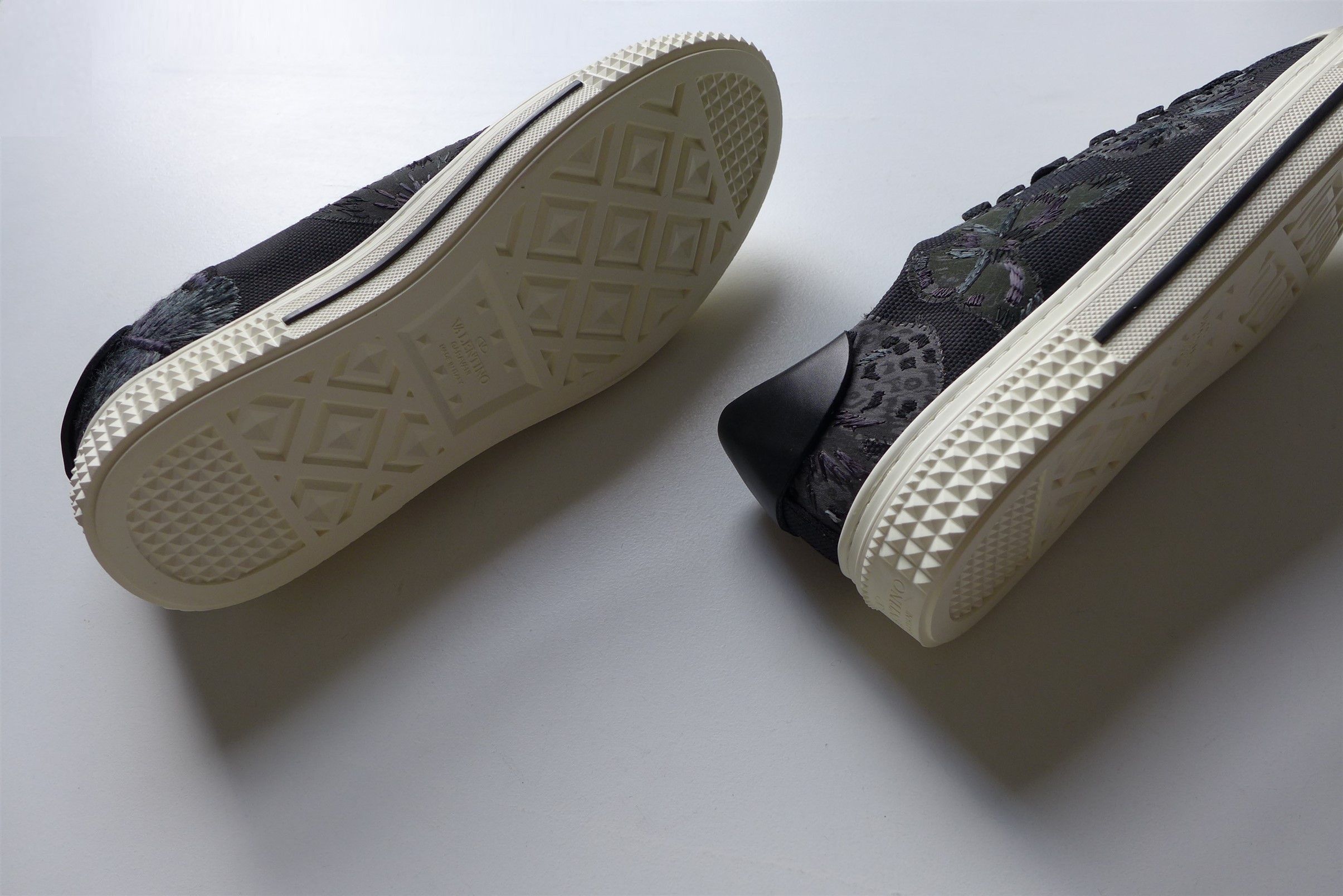 Valentino Valentino CamuButterfly Embroidered Black Sneakers Size US 10 / EU 43 - 10 Thumbnail