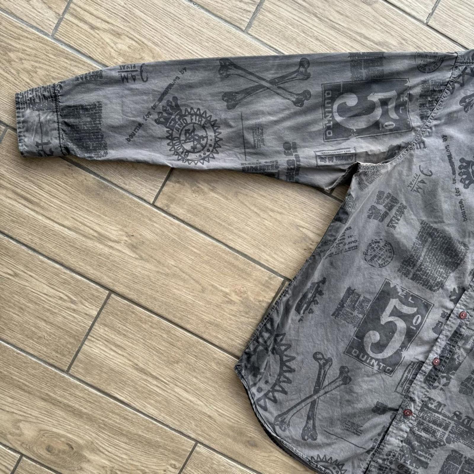Guess Y2K Guess Holographic All Over print Button Up shirt Size US XL / EU 56 / 4 - 7 Thumbnail