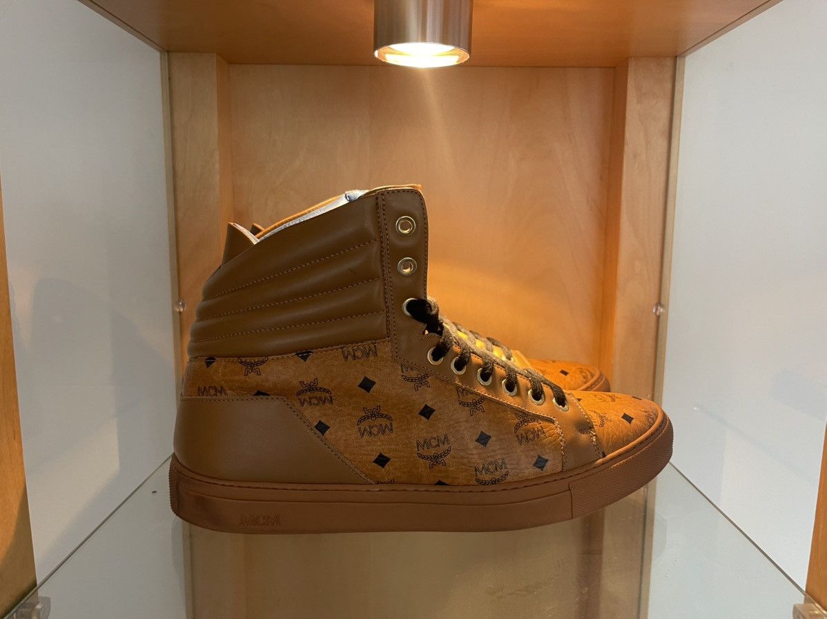 MCM HIGH TOP
