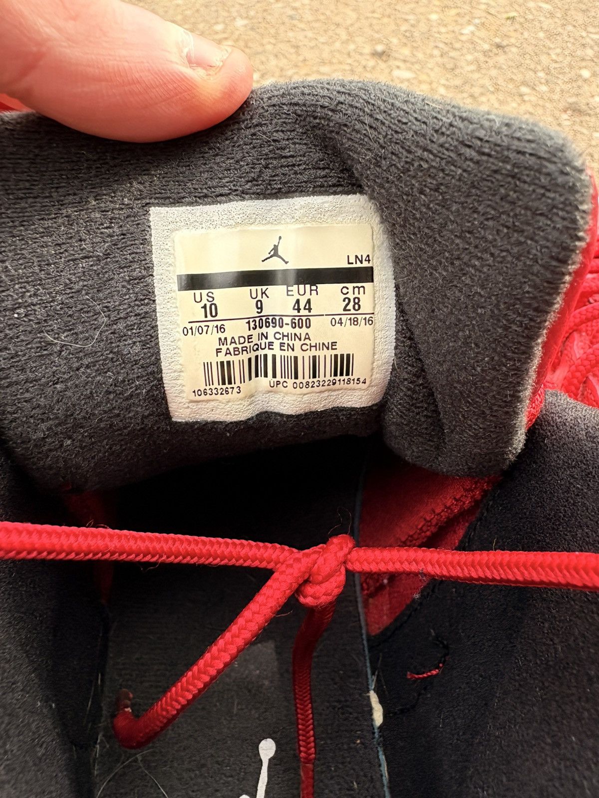 Jordan Brand 2016 Jordan 12 Gym Red Size US 10 / EU 43 - 2 Thumbnail