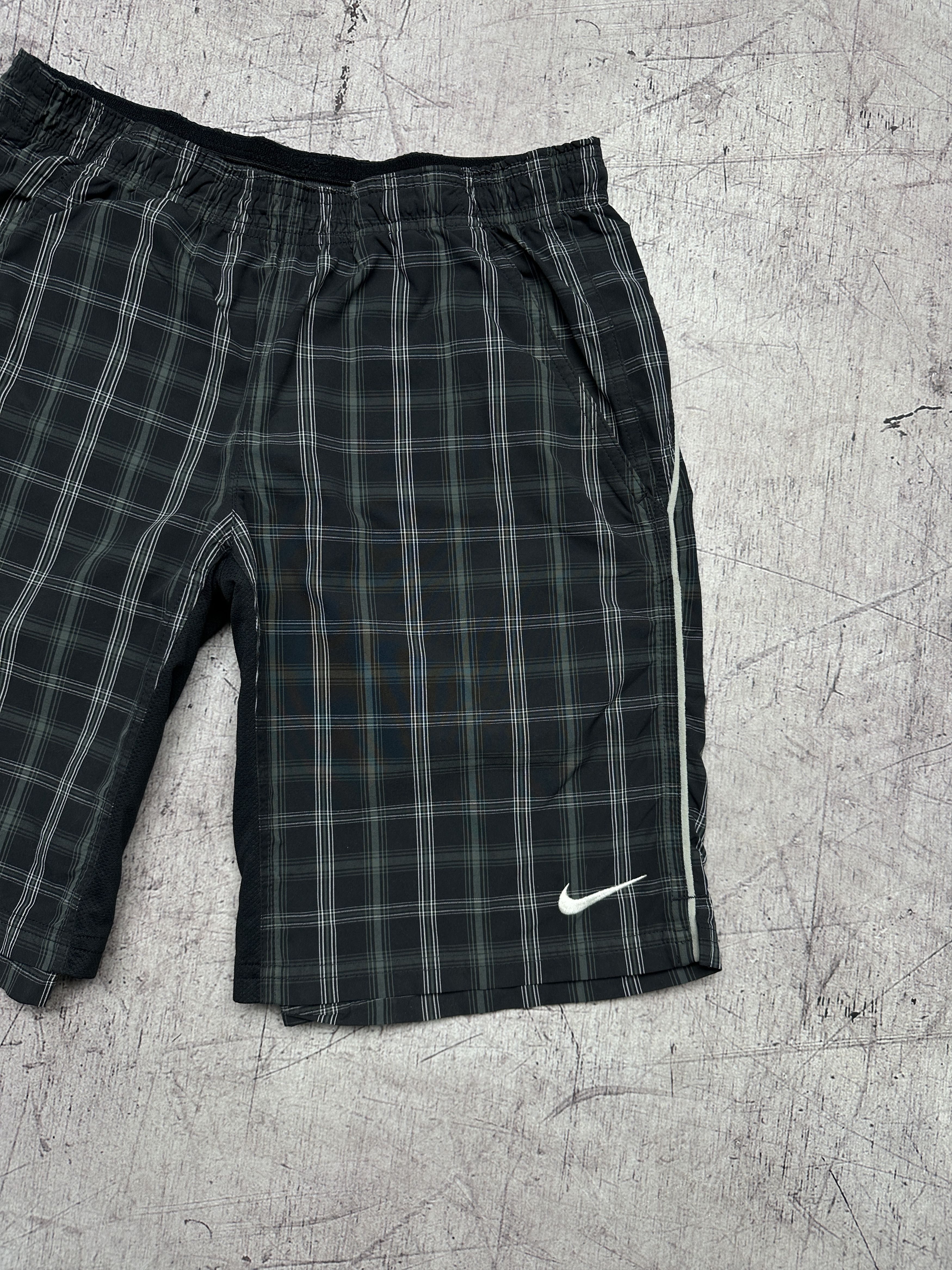 Nike Nike Mens Nylon Shorts Size US 30 / EU 46 - 2 Thumbnail