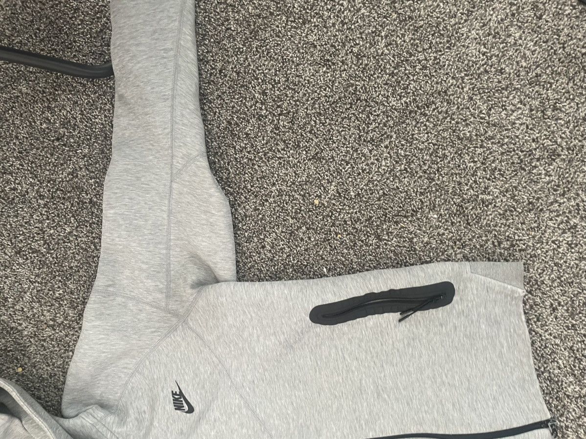 Nike New gen Nike tech Size US L / EU 52-54 / 3 - 2 Thumbnail