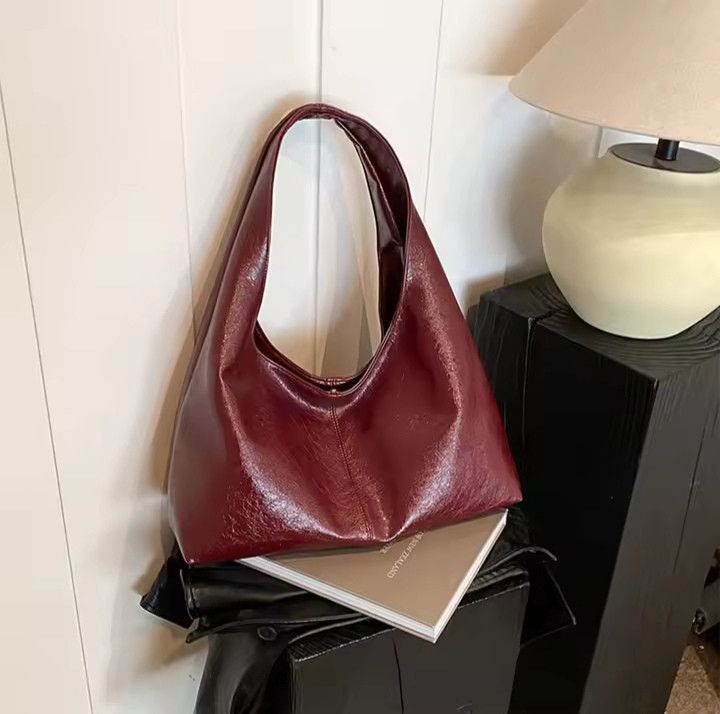 The Unbranded Brand Vintage Hobo Red Handbag Size ONE SIZE - 1 Thumbnail