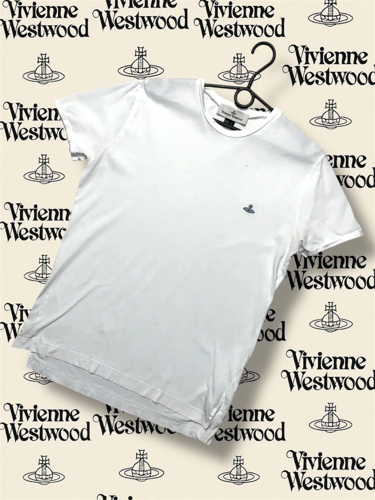 Vivienne Westwood Vivienne Westwood Tee logo size L Size US L / EU 52-54 / 3 - 1 Thumbnail