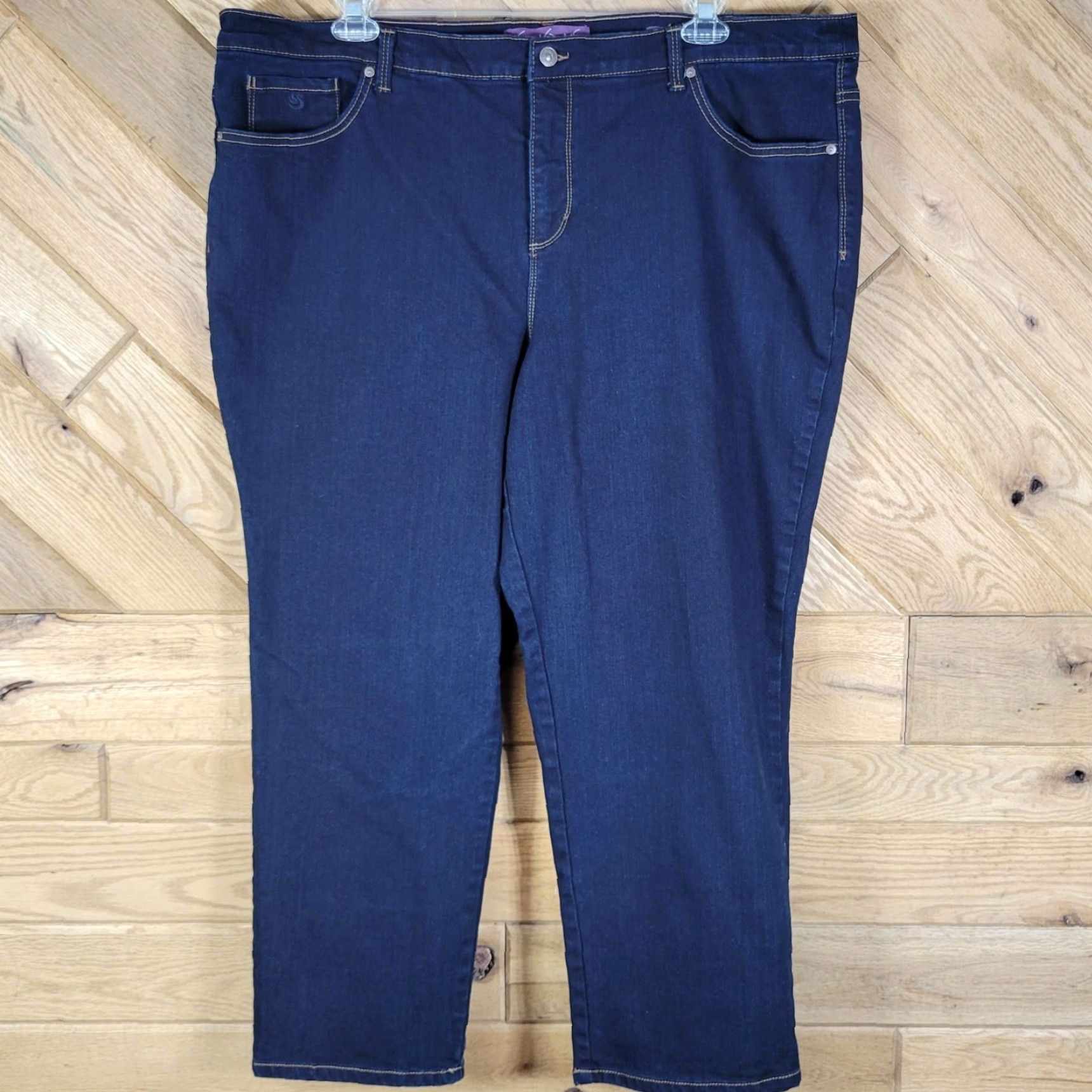 Gloria Vanderbilt Gloria Vanderbilt Jeans Womens Plus 22W Dark Wash Denim Stretch Straight 27" Inseam Size 22W Blue Shirt? Size 40" / US 18 - 2 Thumbnail