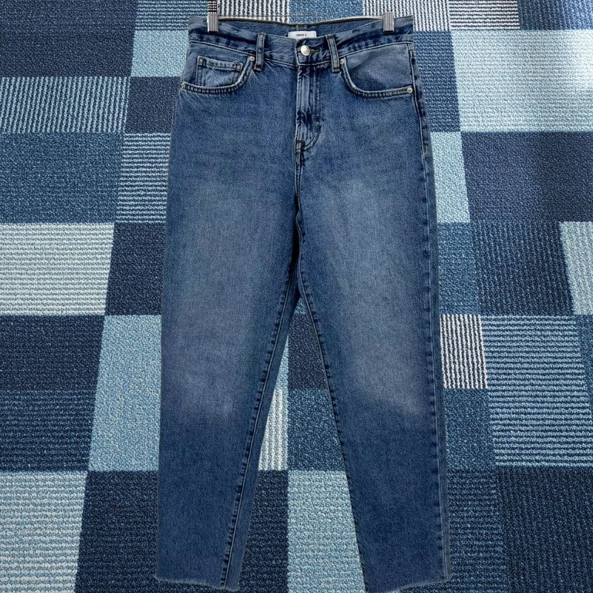 Forever 21 FOREVER 21 Jeans Women's 26 Blue High Rise Straight Fray Medium Wash (Regular) 5-Pocket Denim Size 26" / US 2 / IT 38 - 1 Thumbnail