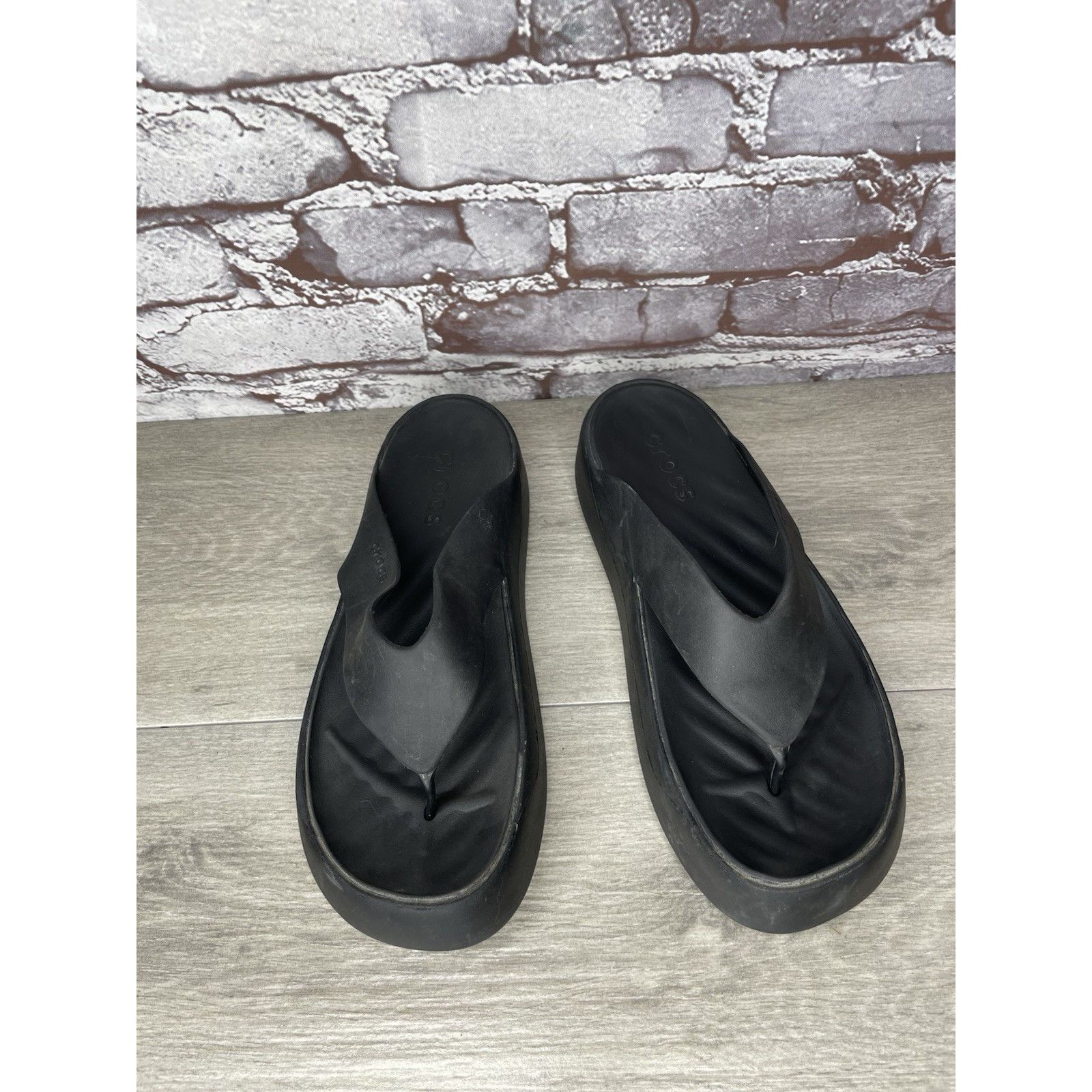 Crocs Crocs Getaway Black Rubber Platform FlipFlops Beach Sandals Size US 10 / IT 40 - 11 Thumbnail