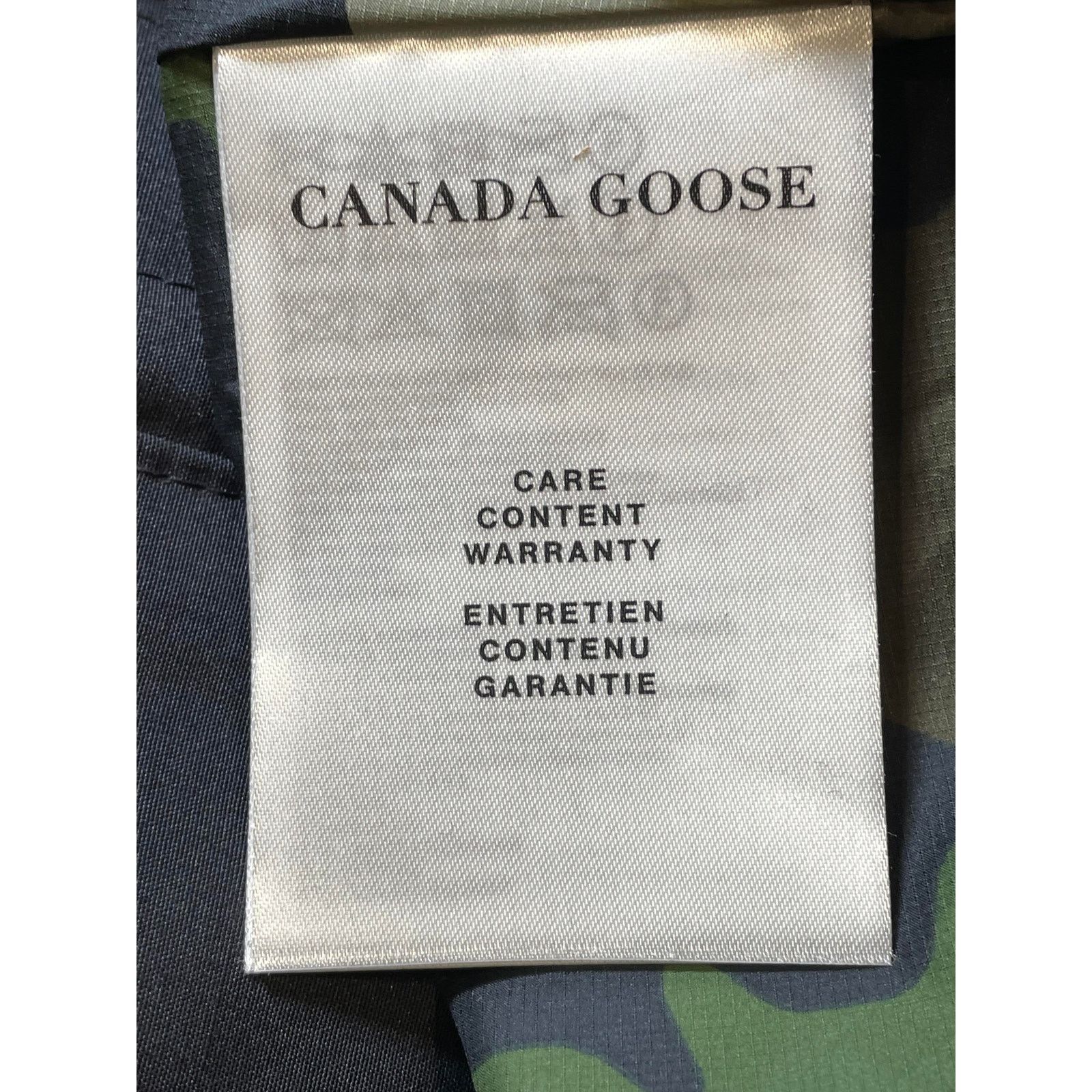 Canada Goose Canada Goose Red & Blue Camo Vest Size US M / EU 48-50 / 2 - 6 Thumbnail