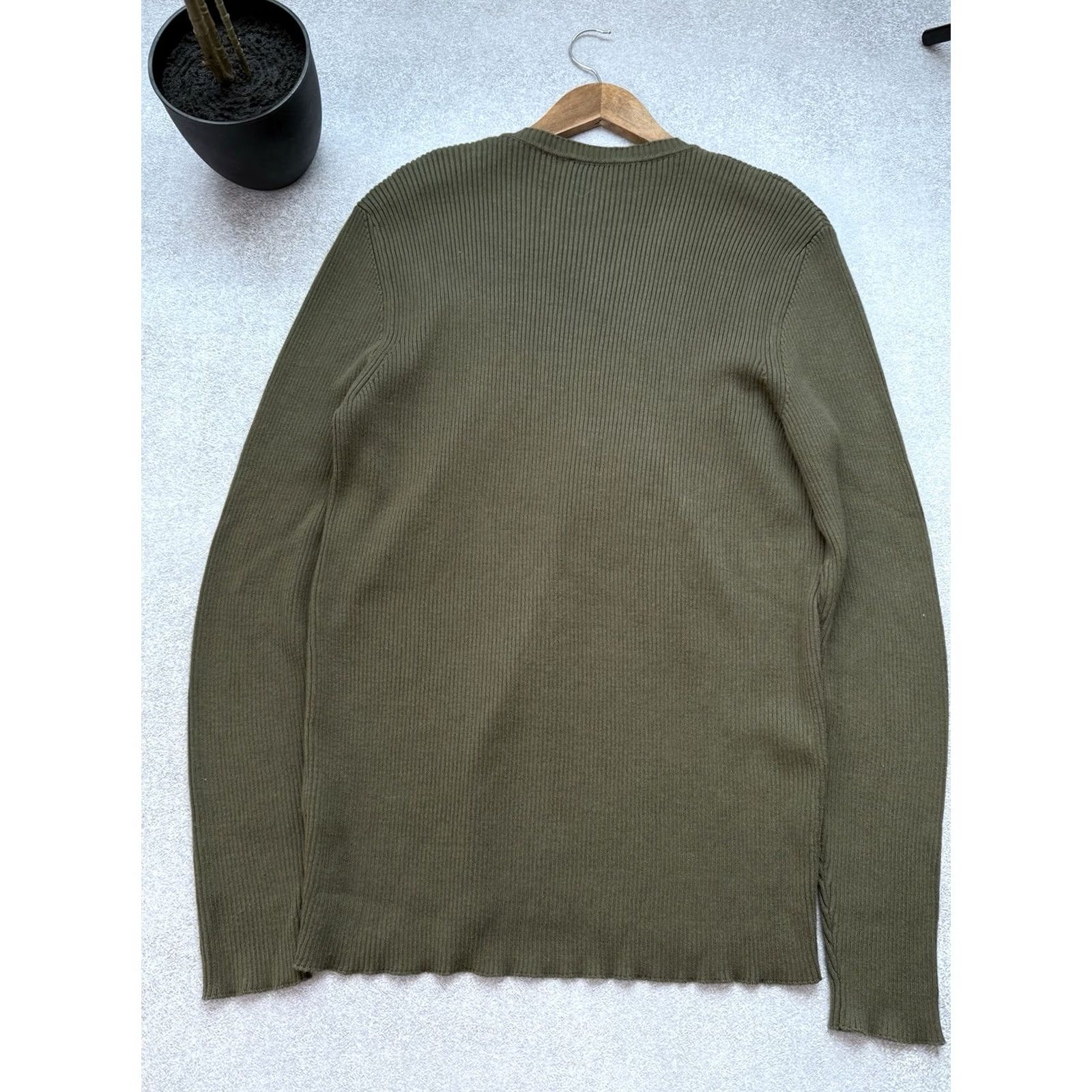Valentino VINTAGE Valentino Sweater V-Neck Avant-Gard Pullover Men’s Khaki Size M-L Pullover Sweatshirt Knit Green 90s Designer Mens Sweater Size US M / EU 48-50 / 2 - 8 Thumbnail