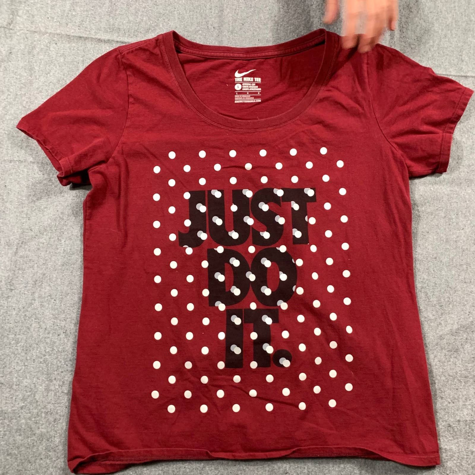 Nike Nike Shirt Women Large Red Outdoor Athletic Casual Size L / US 10 / IT 46 - 1 Thumbnail