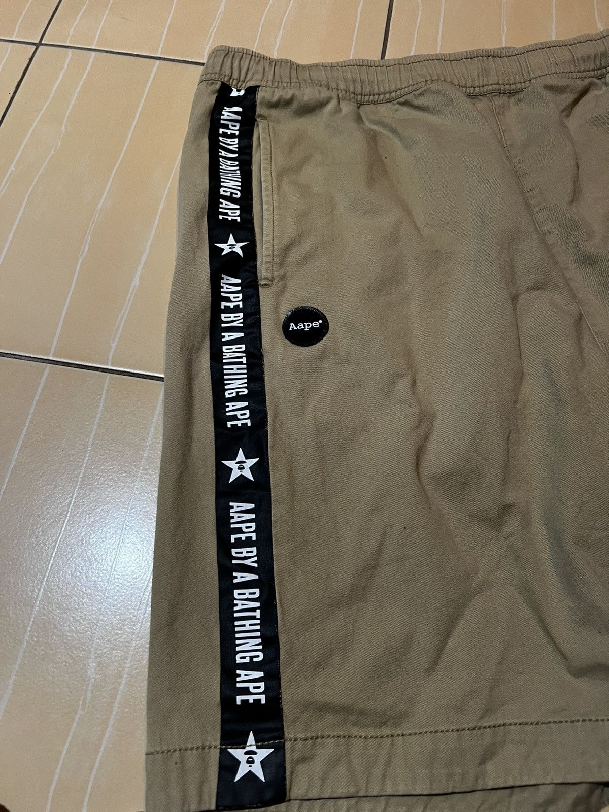 Aape AAPE by A Bathing Ape Short Khaki Cargo Size US 37 - 2 Thumbnail