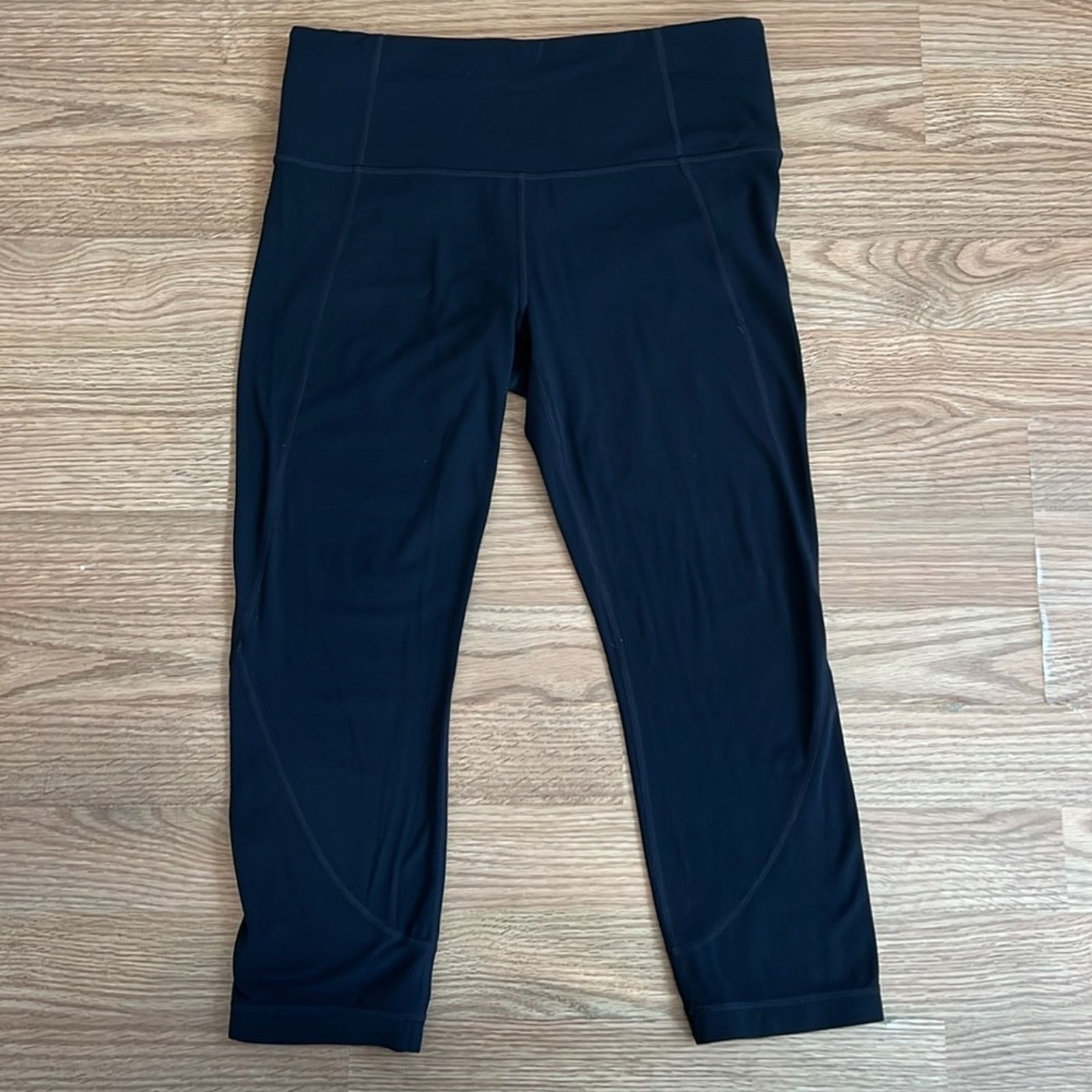 Athleta Athleta Capri Black Leggings Size 30" / US 8 / IT 44 - 2 Thumbnail